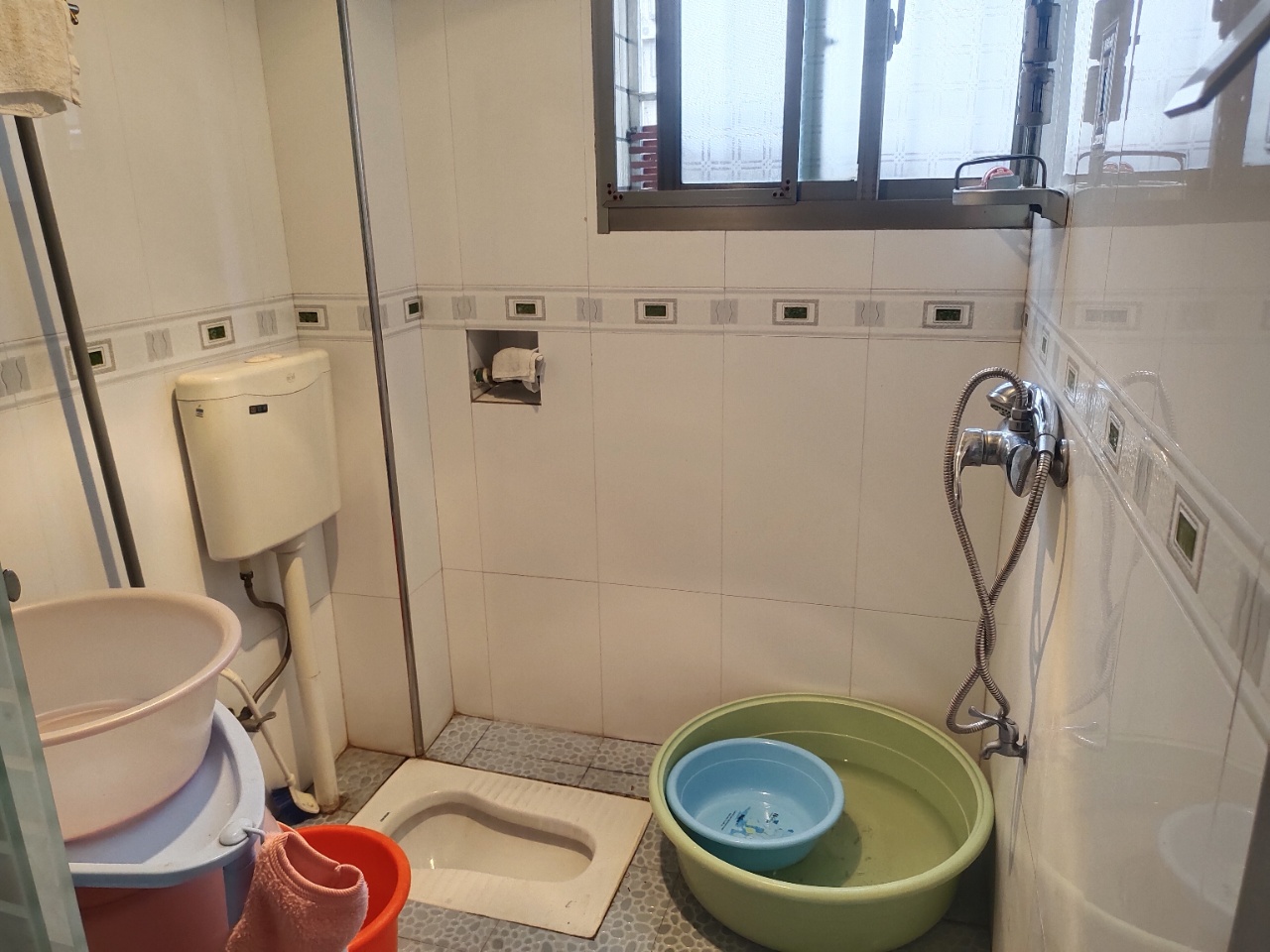 娄建生活小区 3室2厅2卫 49.8万 娄建生活小区 3室2厅2卫 49.8万卫生间