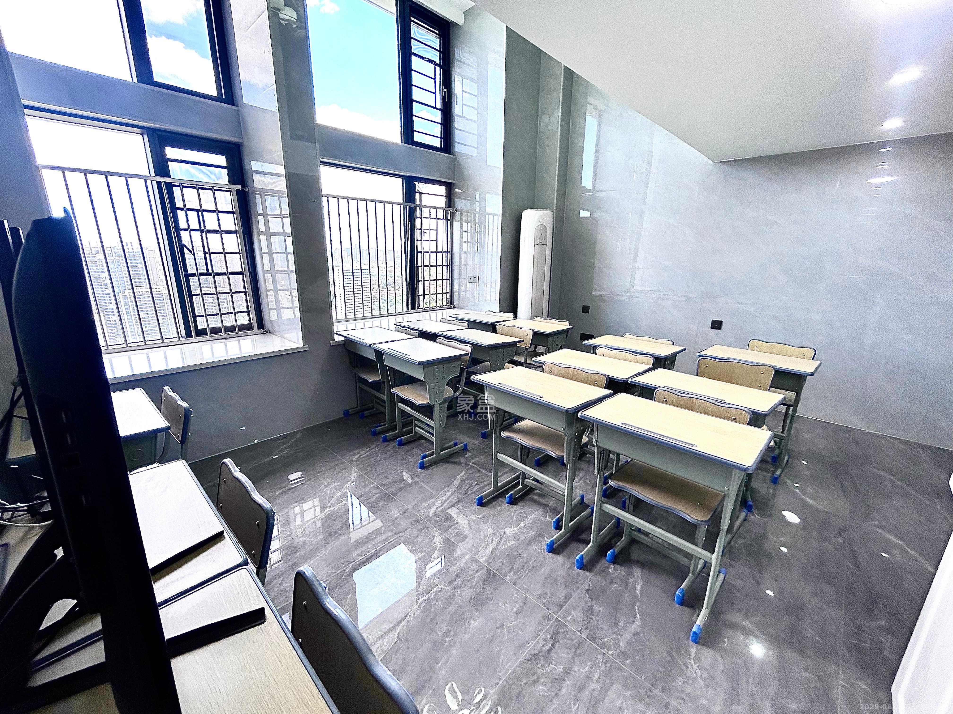 保利中环广场(保利中悦苑) 2室1厅1卫 2800.0元/月 保利中环广场(保利中悦苑) 2室1厅1卫 2800.0元/月室内图