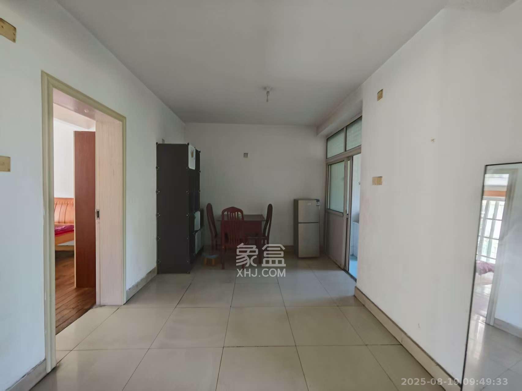 怡景民居 2室2厅1卫 1600.0元/月 怡景民居 2室2厅1卫 1600.0元/月室内图