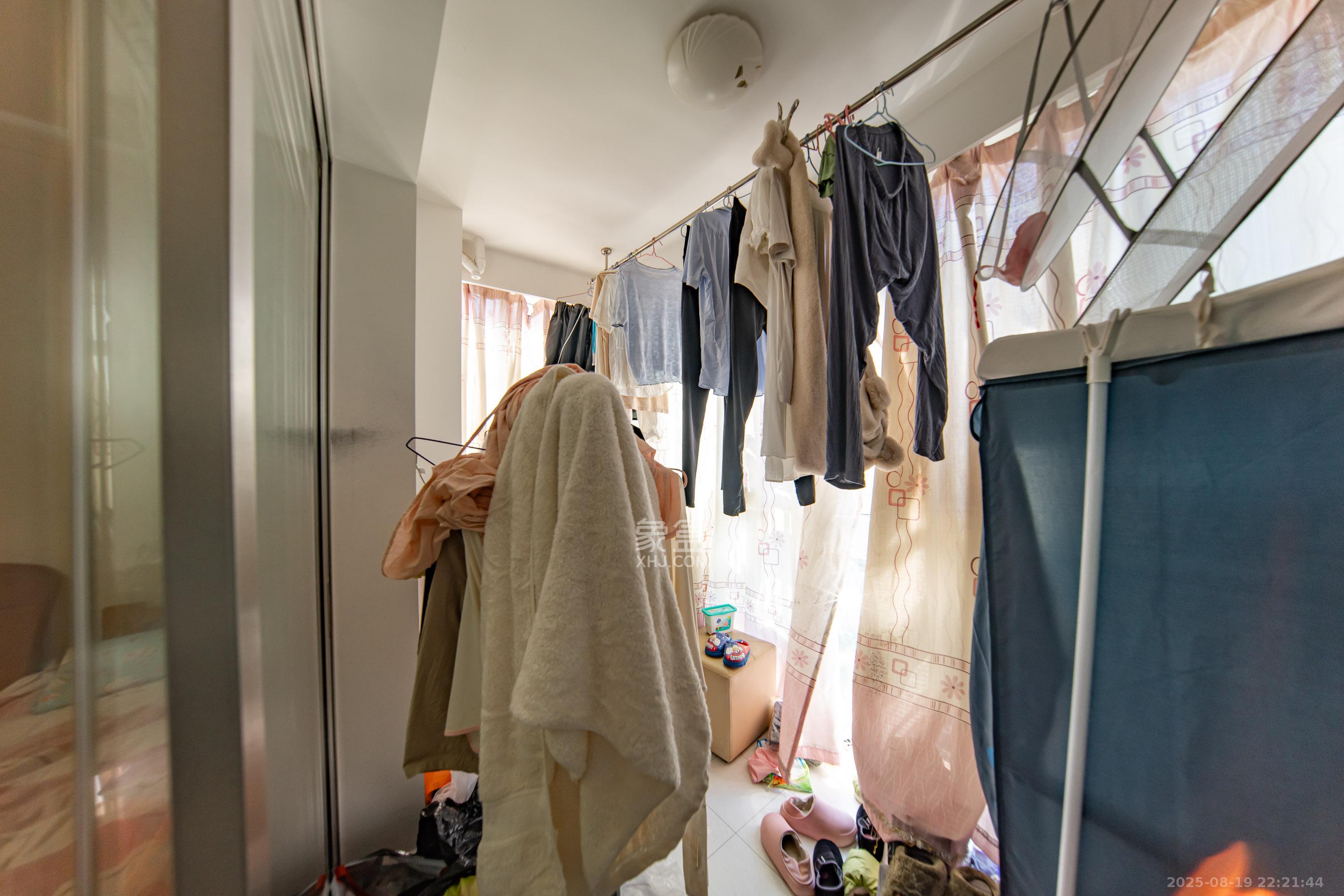 枫华府第 1室2厅1卫 46.0万 枫华府第 1室2厅1卫 46.0万阳台