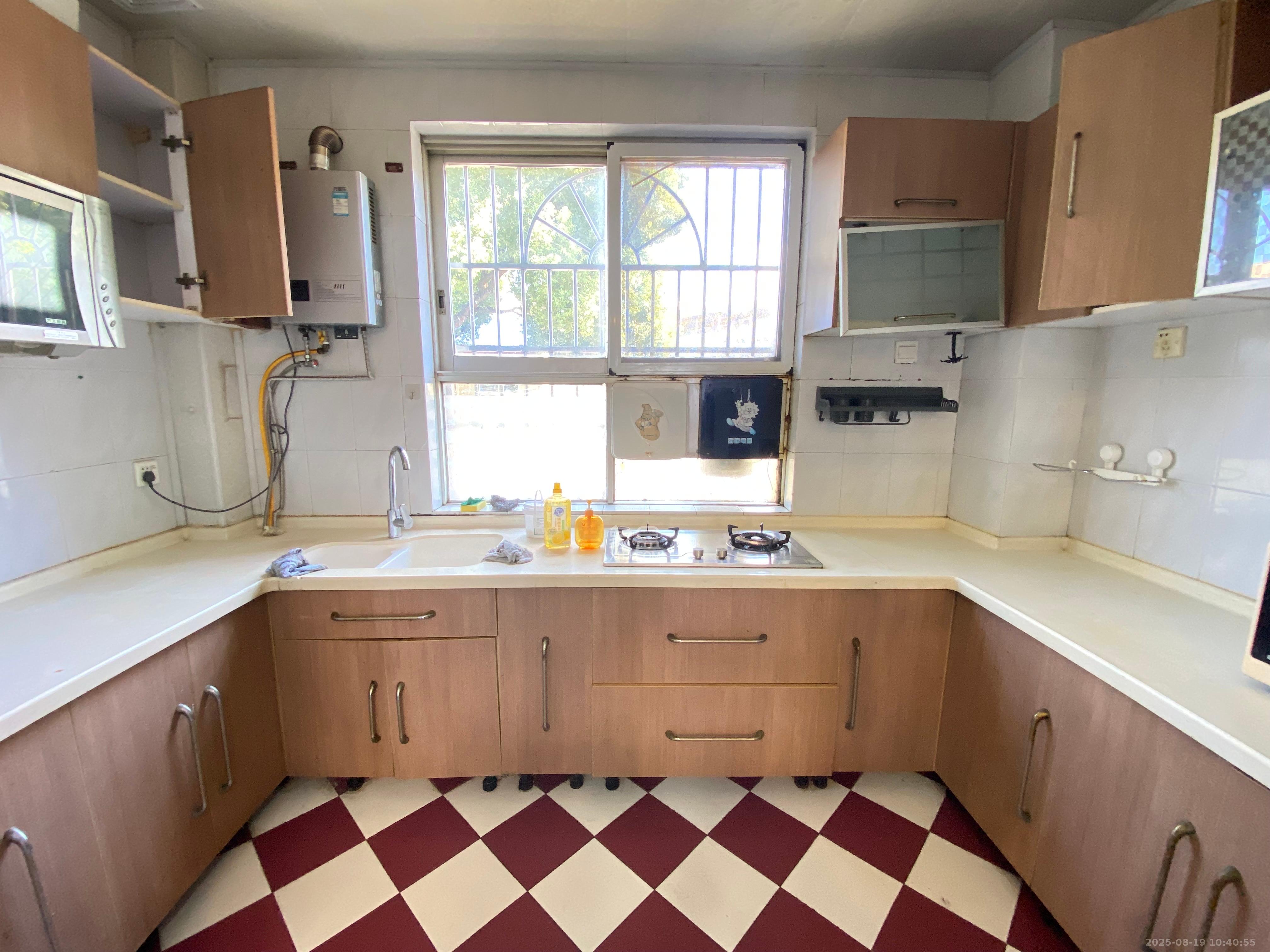 体育局宿舍  3室2厅1卫    3000.0元/月室内图