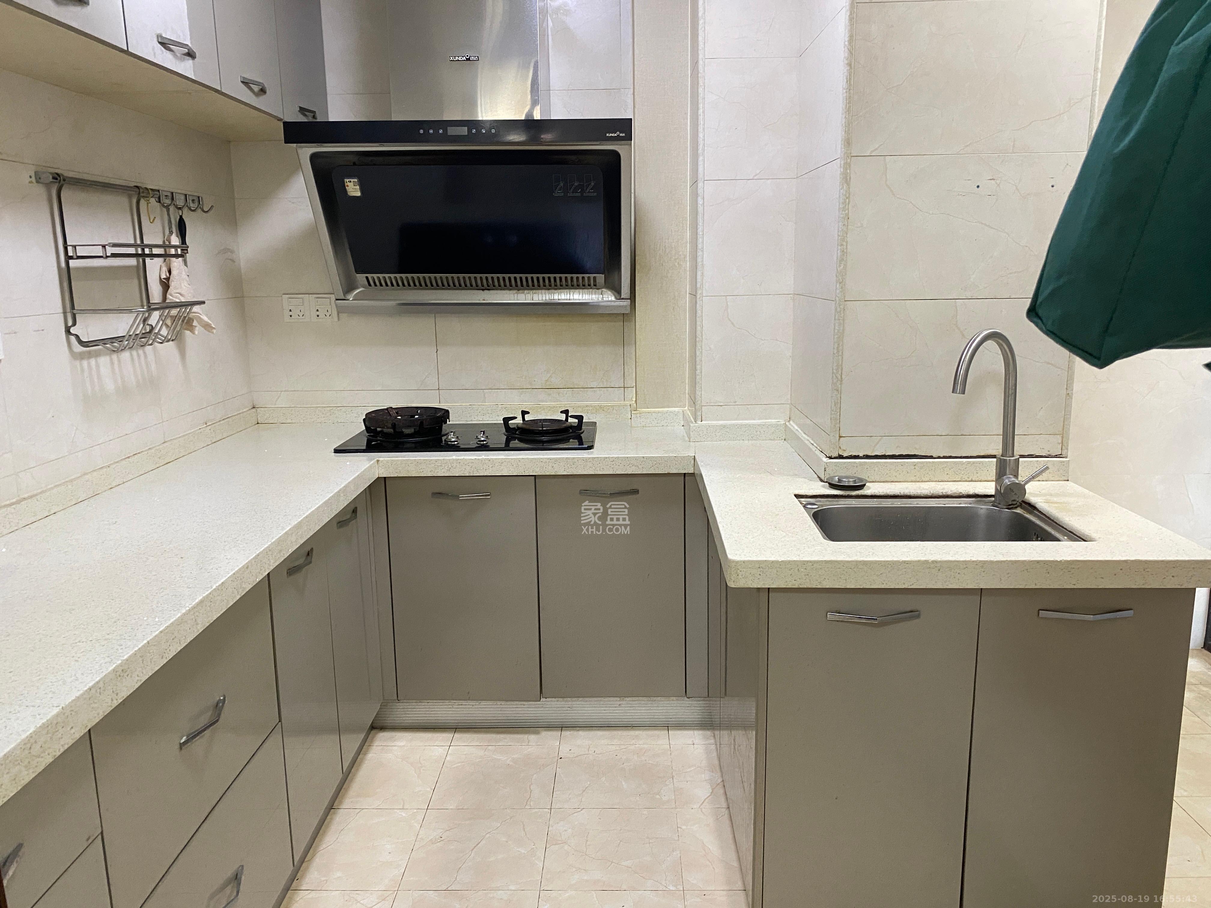 钰龙天下二期(钰龙佳园) 3室2厅1卫 2200.0元/月 钰龙天下二期(钰龙佳园) 3室2厅1卫 2200.0元/月室内图