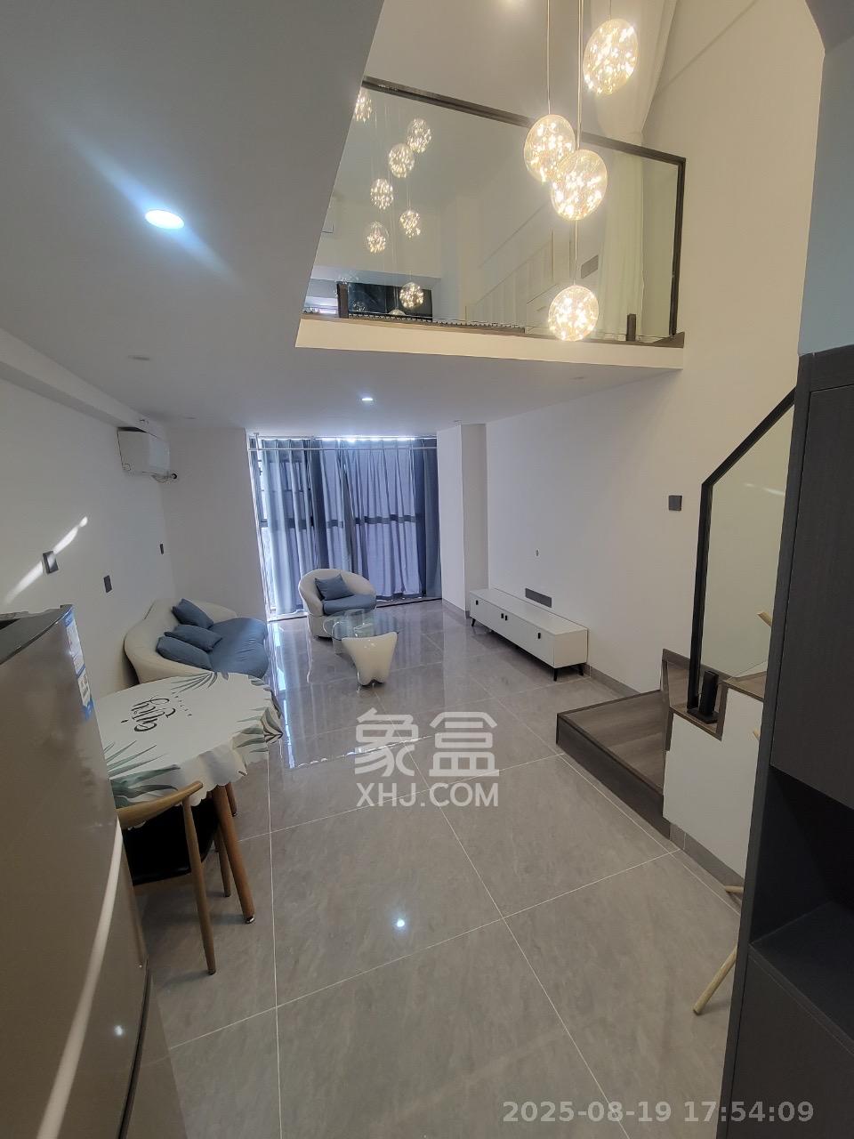 万润时光里  1室0厅0卫    2600.0元/月 万润时光里  1室0厅0卫    2600.0元/月