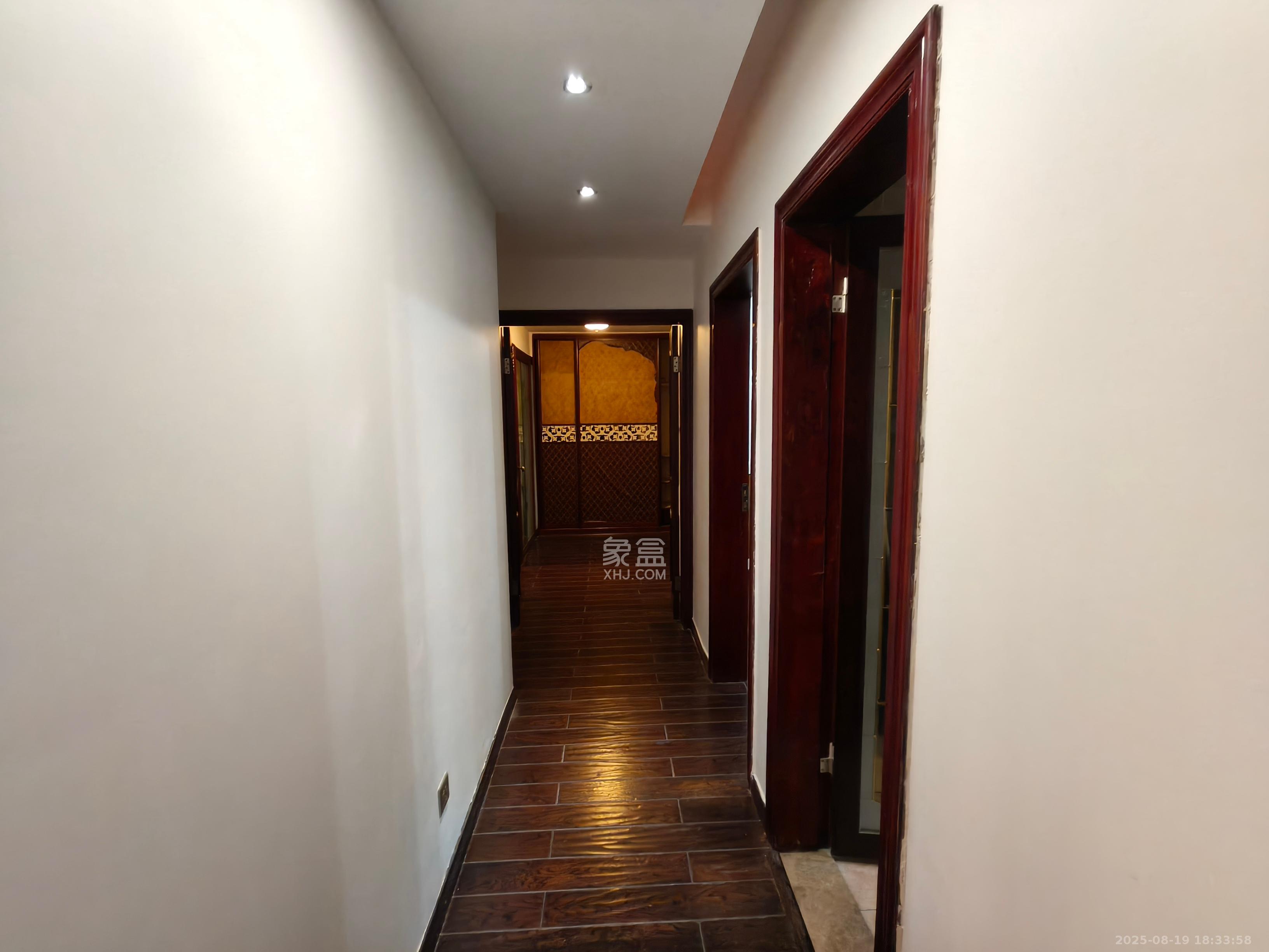 奥林匹克花园  4室2厅2卫    9000.0元/月室内图