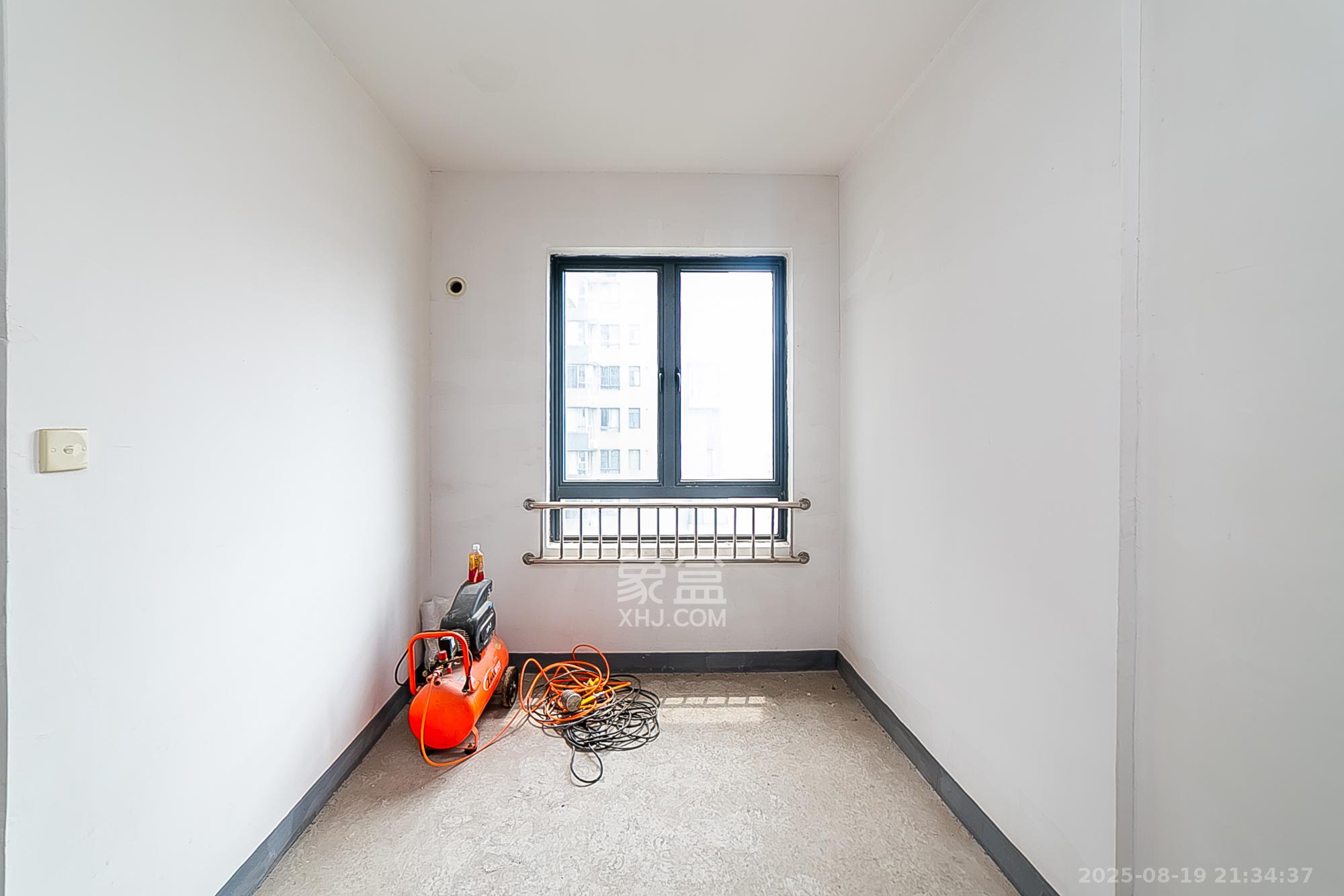 建发汇金国际  3室2厅2卫    139.8万 建发汇金国际  3室2厅2卫    139.8万卧室