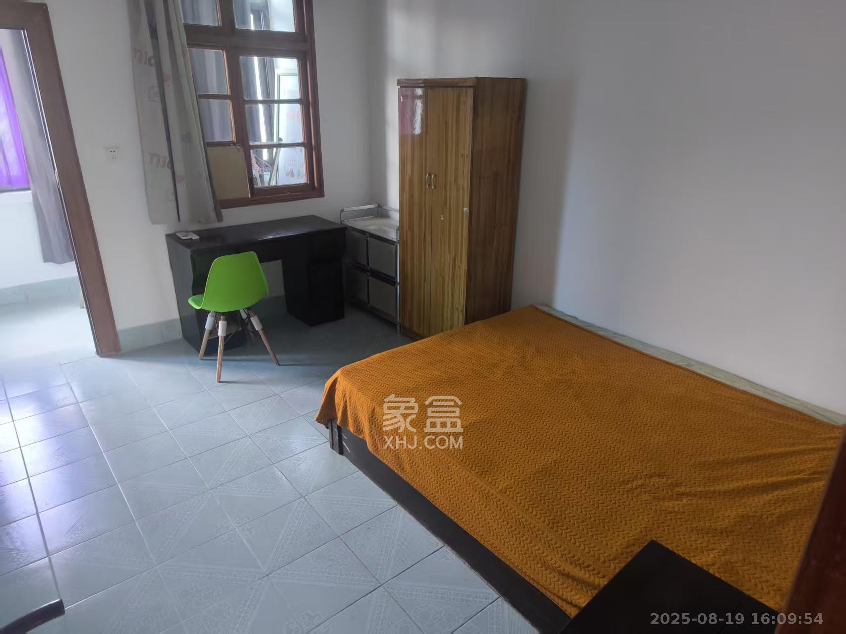 高正街散盘  2室1厅1卫    1400.0元/月 高正街散盘  2室1厅1卫    1400.0元/月室内图