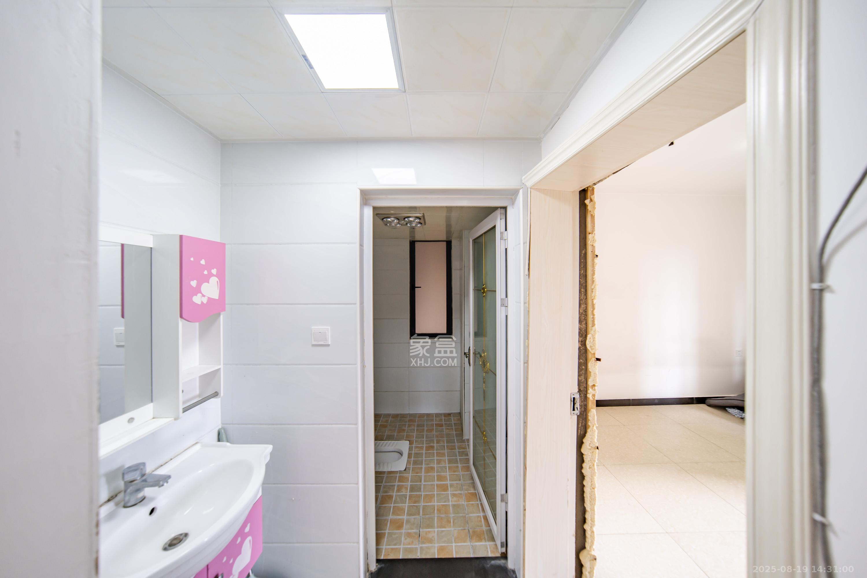 兰亭湾畔  3室2厅2卫    99.0万 兰亭湾畔  3室2厅2卫    99.0万卫生间