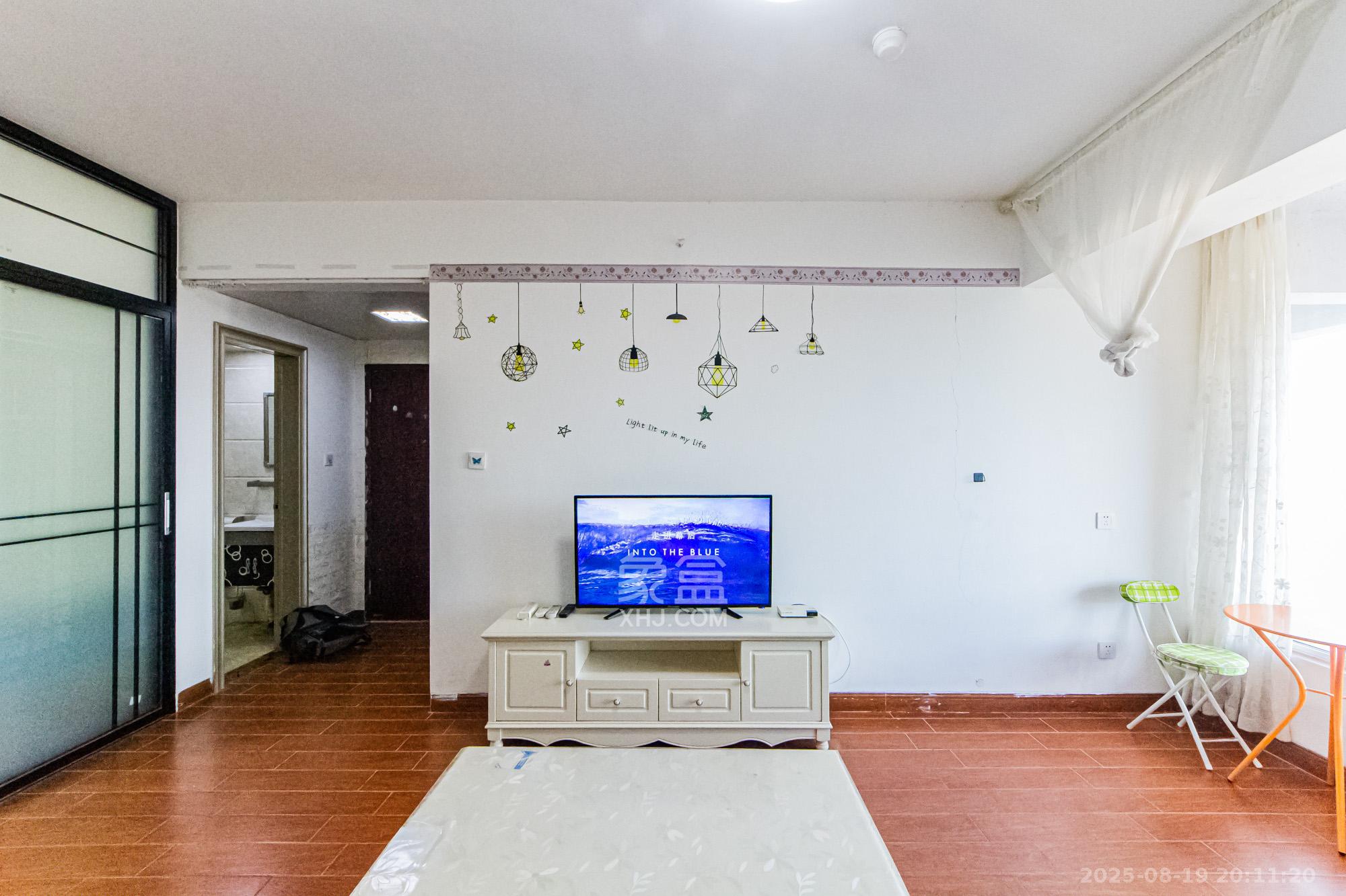 北辰三角洲E3区  1室1厅1卫    49.8万客厅