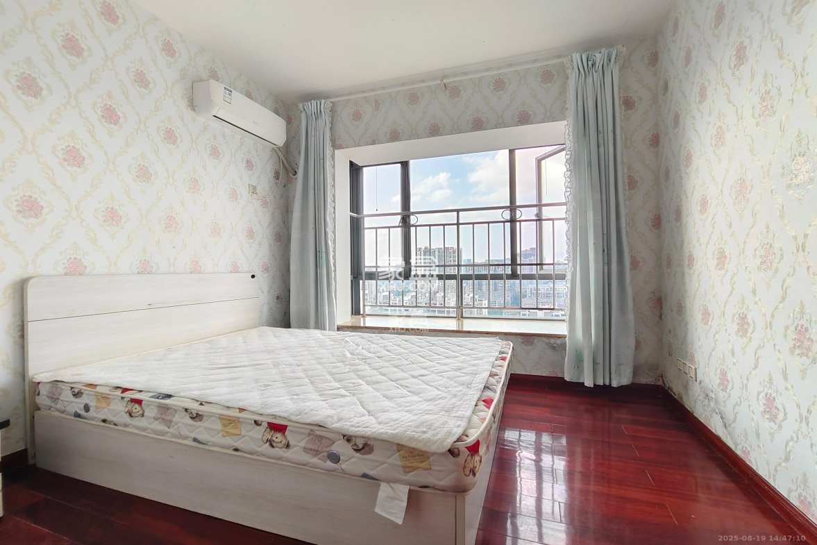 银港水晶城 3室2厅2卫 2800.0元/月 银港水晶城 3室2厅2卫 2800.0元/月室内图