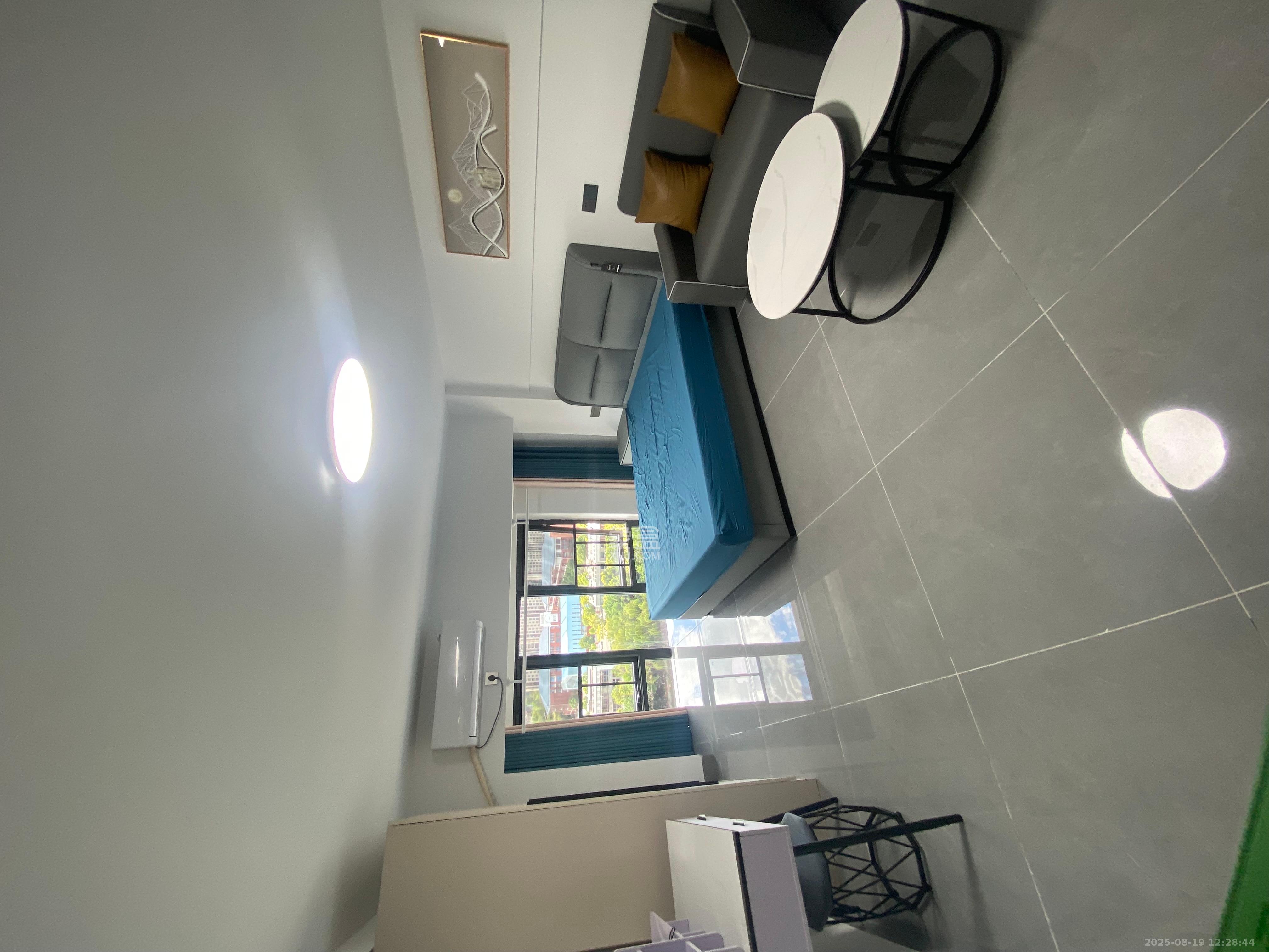 龙湖新壹城  1室0厅0卫    1400.0元/月 龙湖新壹城  1室0厅0卫    1400.0元/月室内图