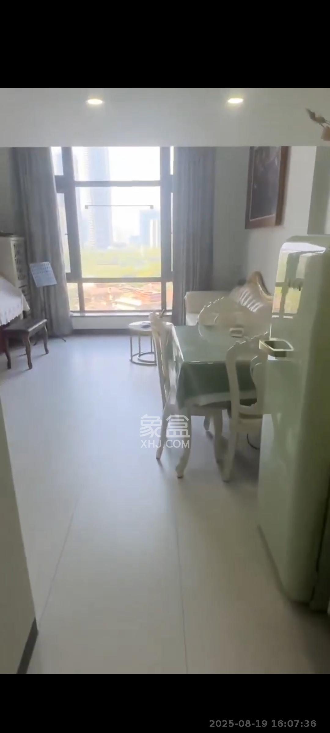 藏珑湖上公馆  1室1厅1卫    3200.0元/月室内图