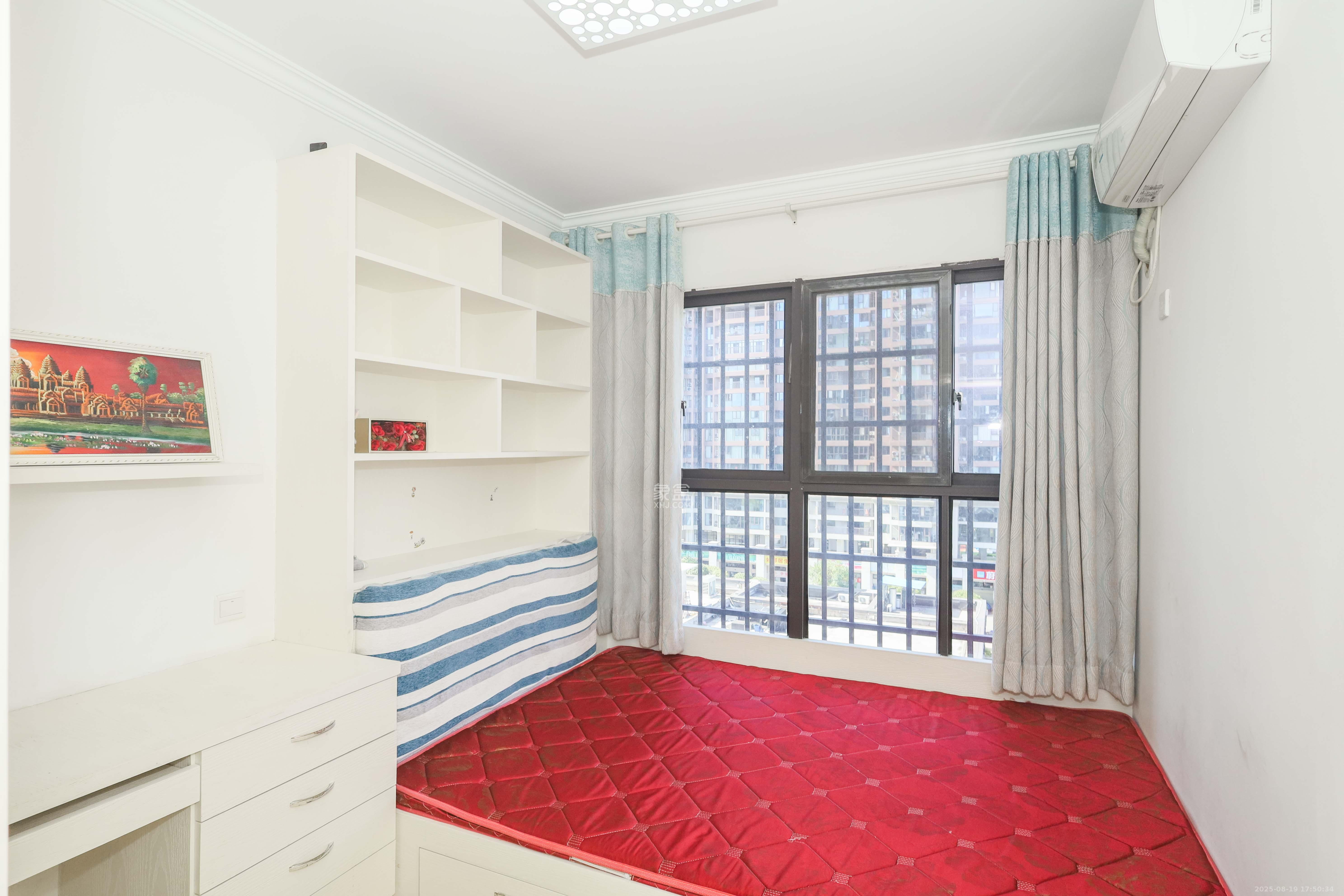 中冶中央公园 3室2厅2卫 105.0万 中冶中央公园 3室2厅2卫 105.0万卧室