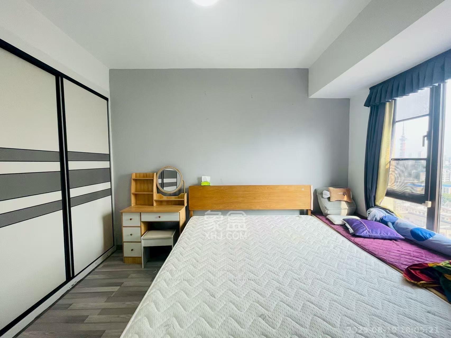 上园商住小区  3室1厅1卫   3200.00元/月室内图