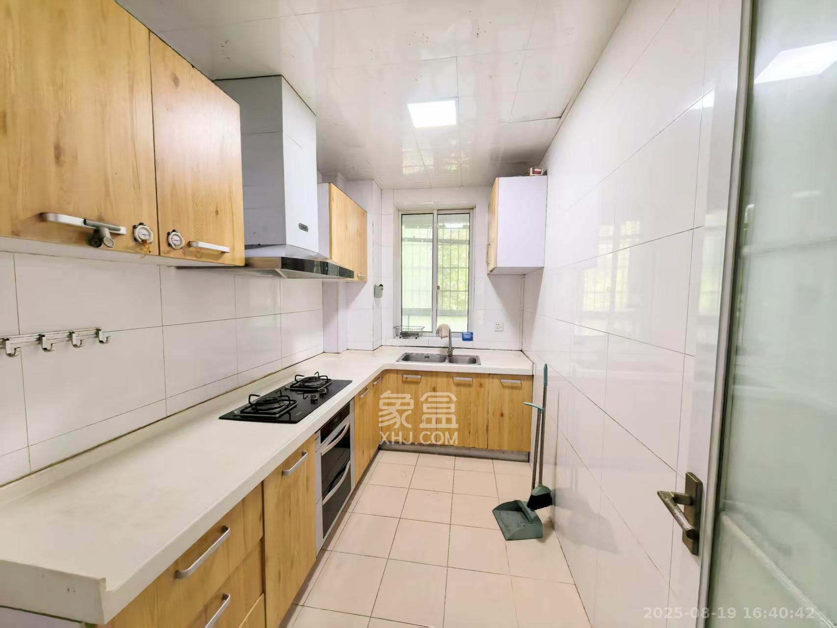 城市山水豪园(山水城市风景) 3室2厅1卫 2500.0元/月 城市山水豪园(山水城市风景) 3室2厅1卫 2500.0元/月室内图