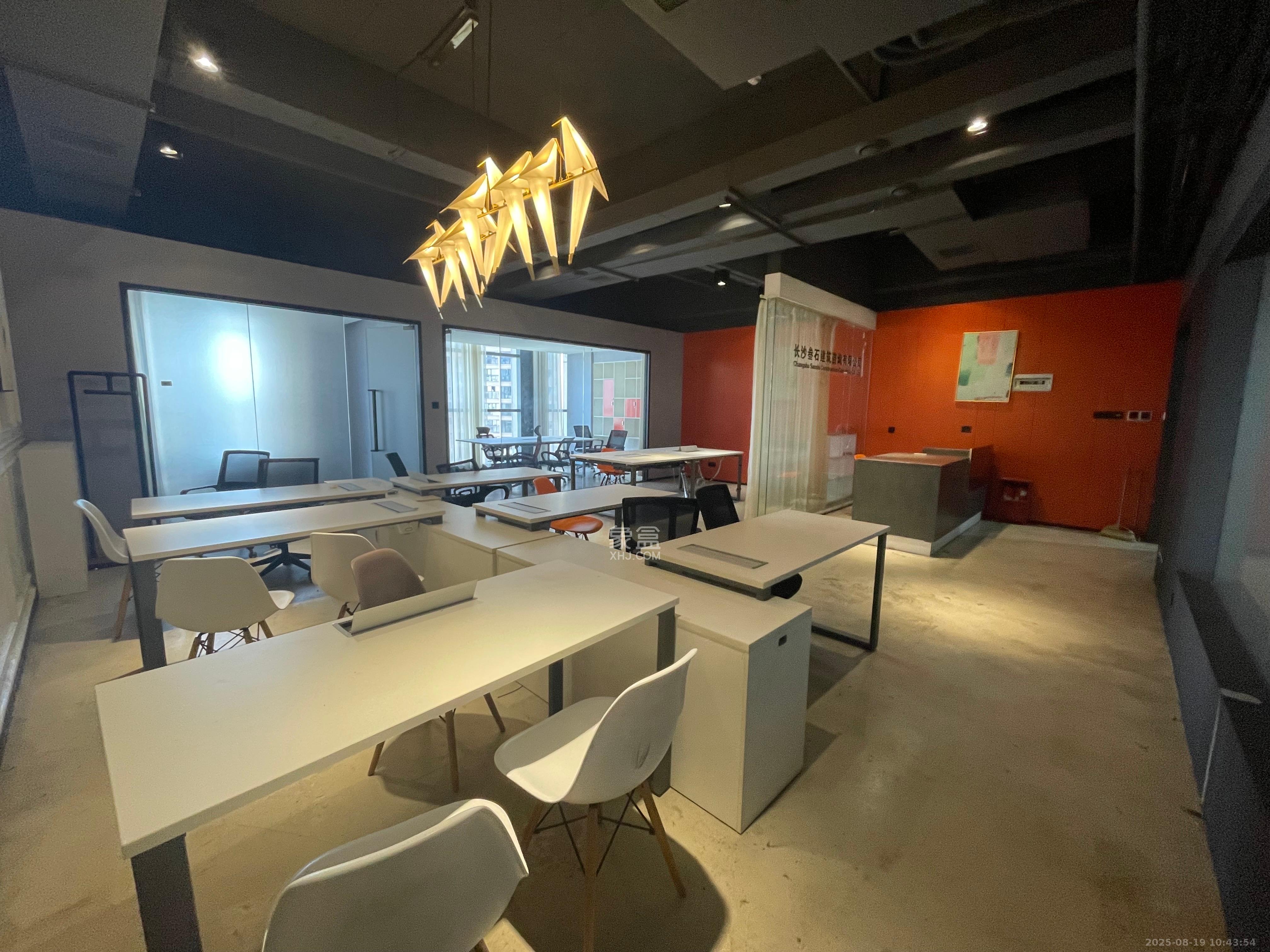 融科东南海   129.8㎡      5500.0元/月室内图