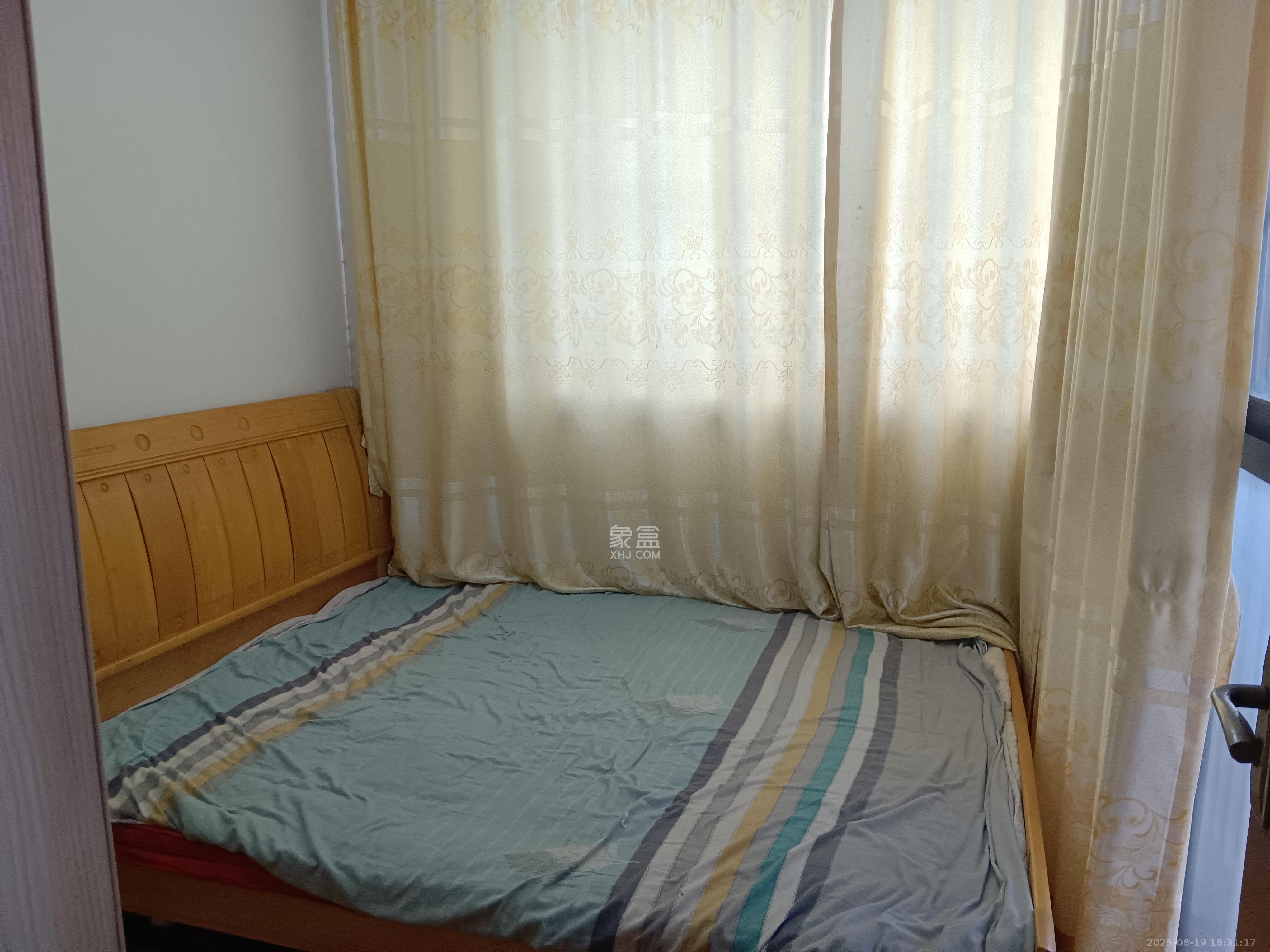 领东汇 4室2厅2卫 2600.0元/月 领东汇 4室2厅2卫 2600.0元/月室内图