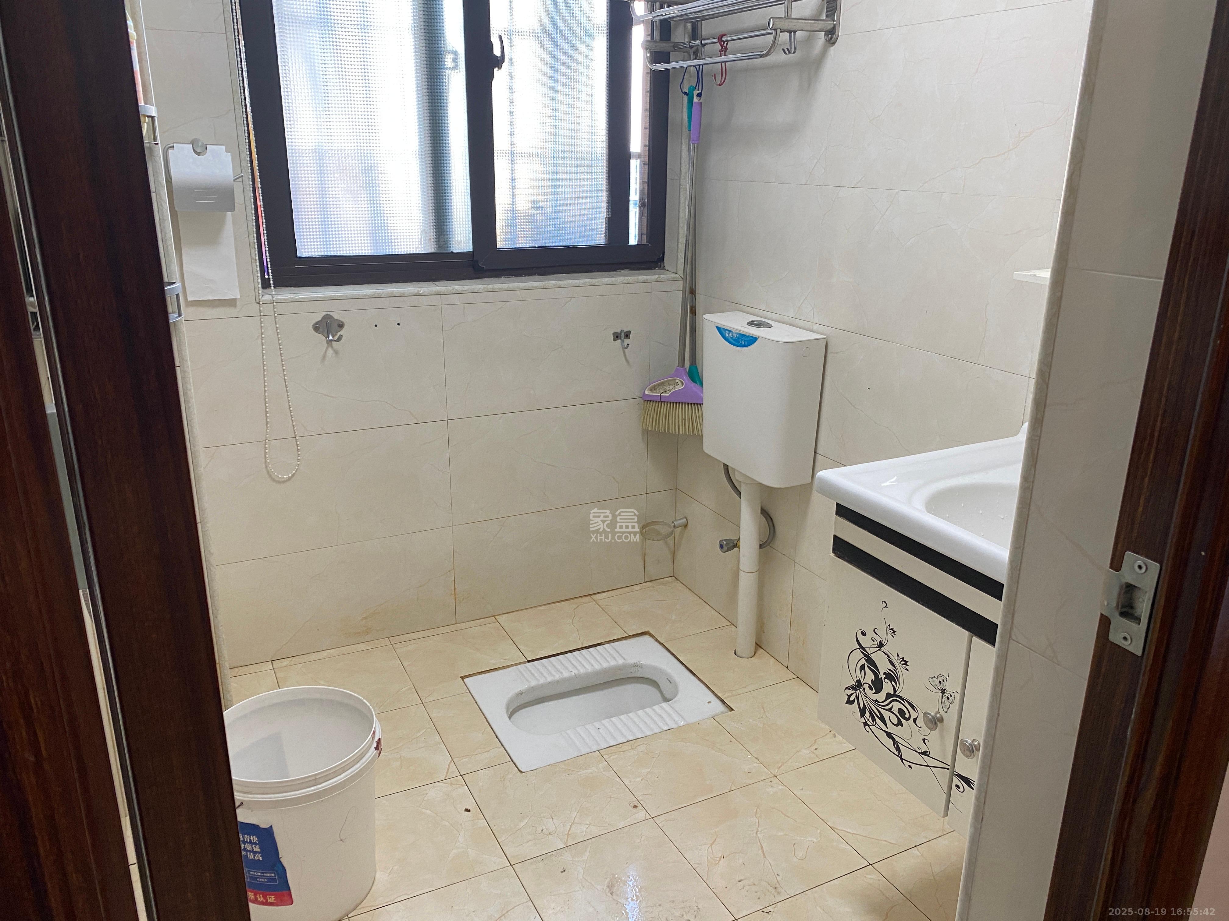 钰龙天下二期(钰龙佳园) 3室2厅1卫 2200.0元/月 钰龙天下二期(钰龙佳园) 3室2厅1卫 2200.0元/月室内图