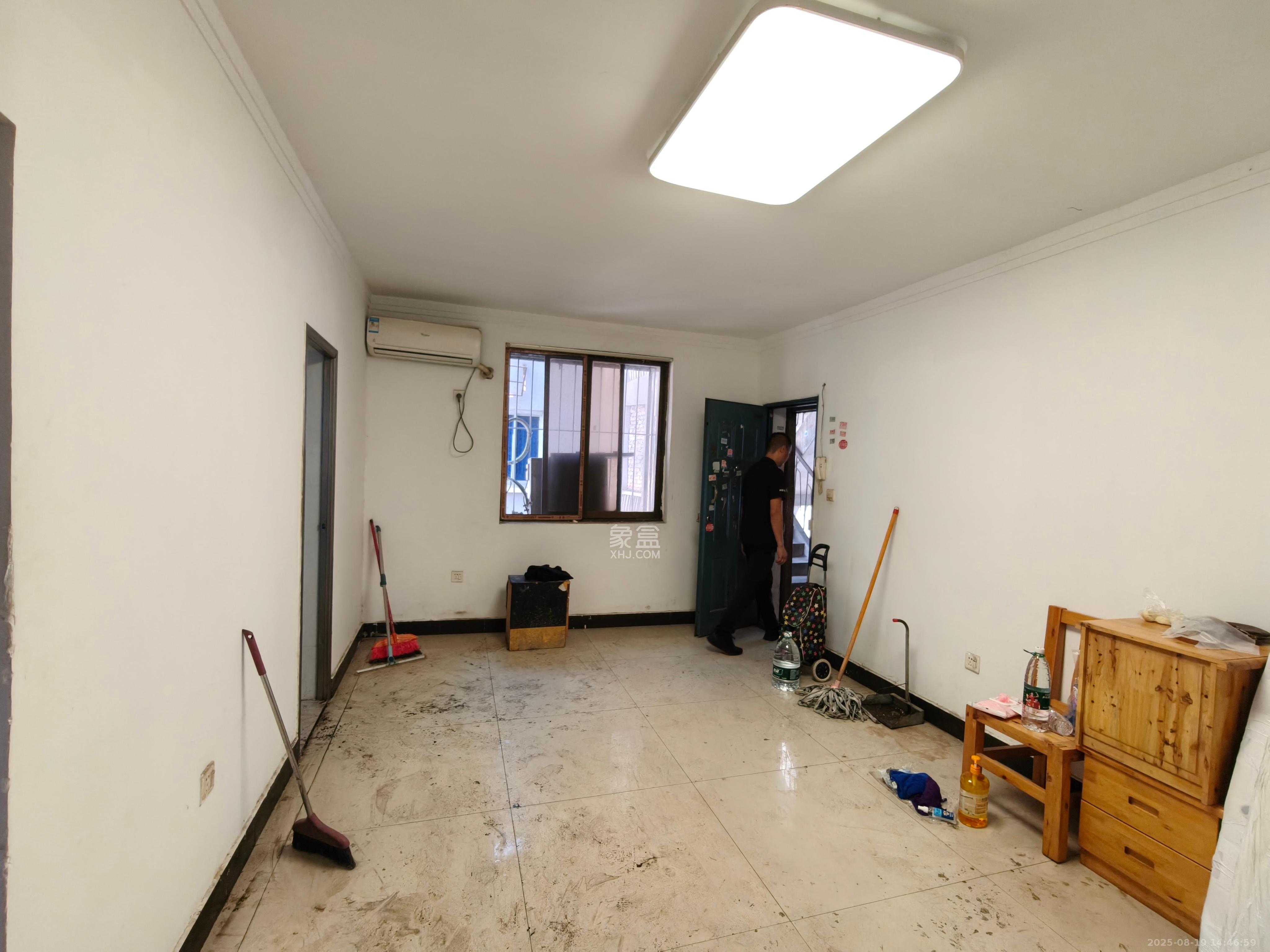 化龙池散盘 3室1厅1卫 2600.0元/月 化龙池散盘 3室1厅1卫 2600.0元/月室内图