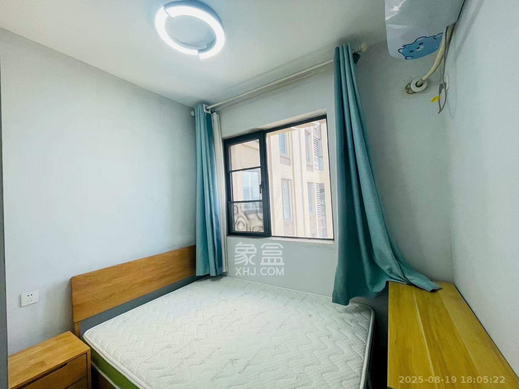 上园商住小区  3室1厅1卫   3200.00元/月室内图