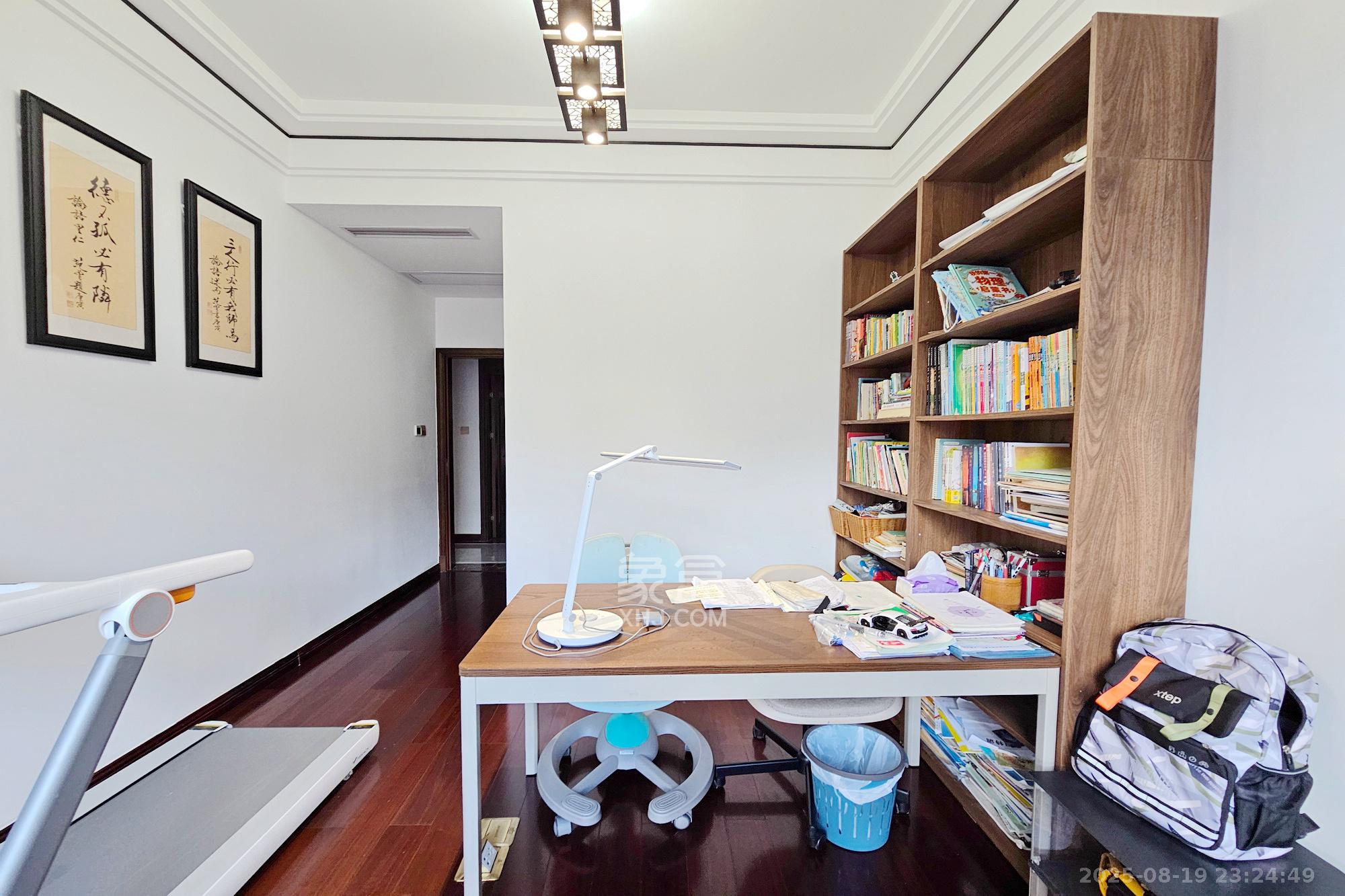 明昇壹城（明昇时代广场）一期  4室2厅2卫    358.0万卧室