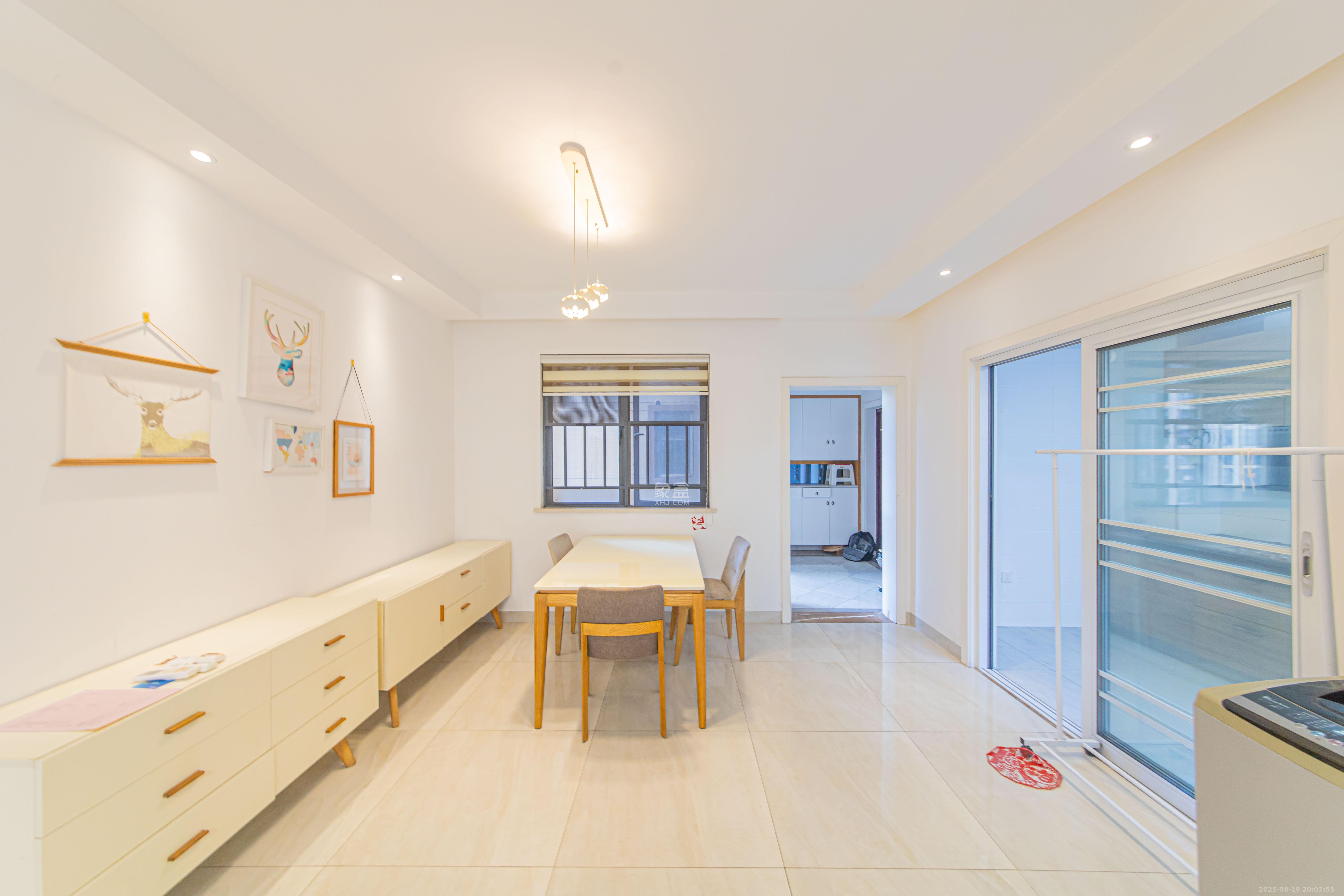 中建芙蓉嘉苑 3室2厅2卫 129.0万 中建芙蓉嘉苑 3室2厅2卫 129.0万客厅