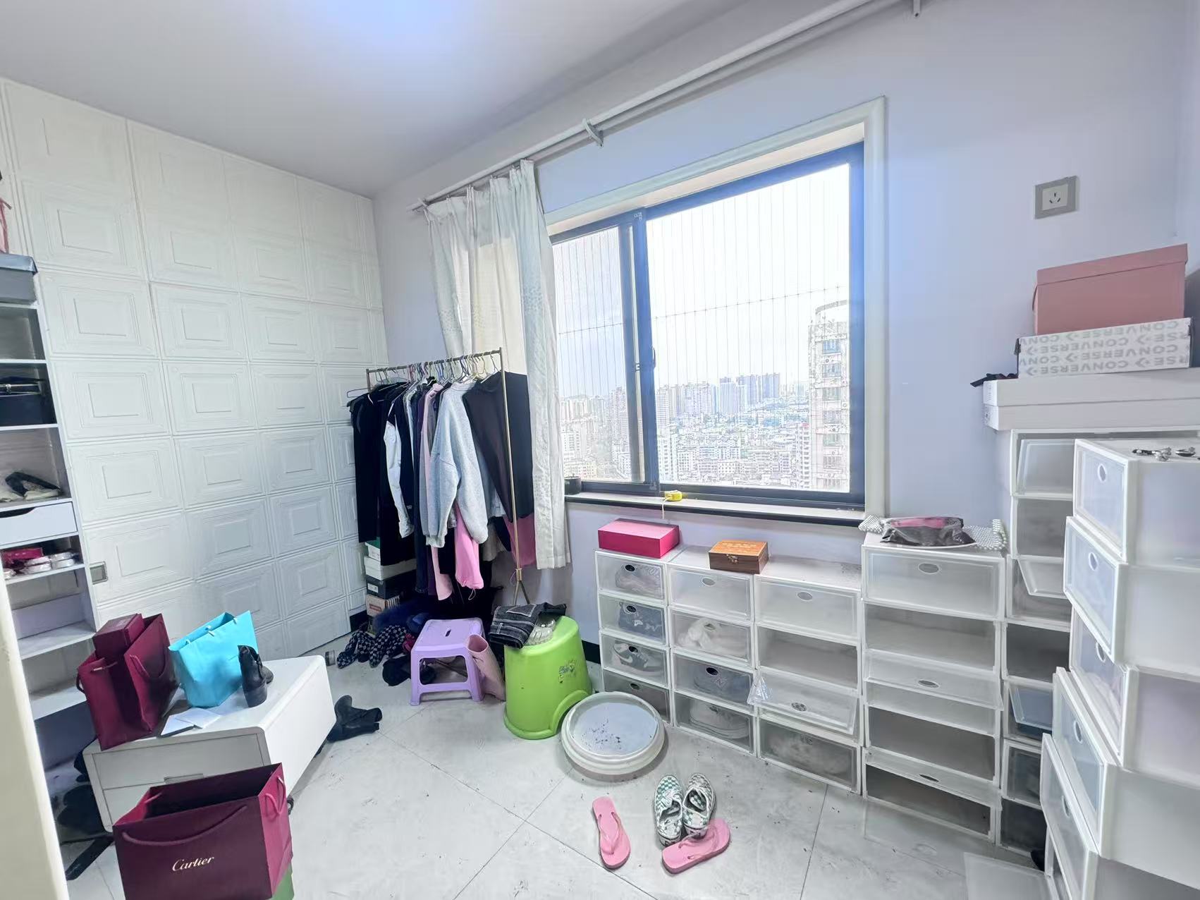 欧洲城楼上公寓楼 3室2厅1卫 40.0万 欧洲城楼上公寓楼 3室2厅1卫 40.0万室内图