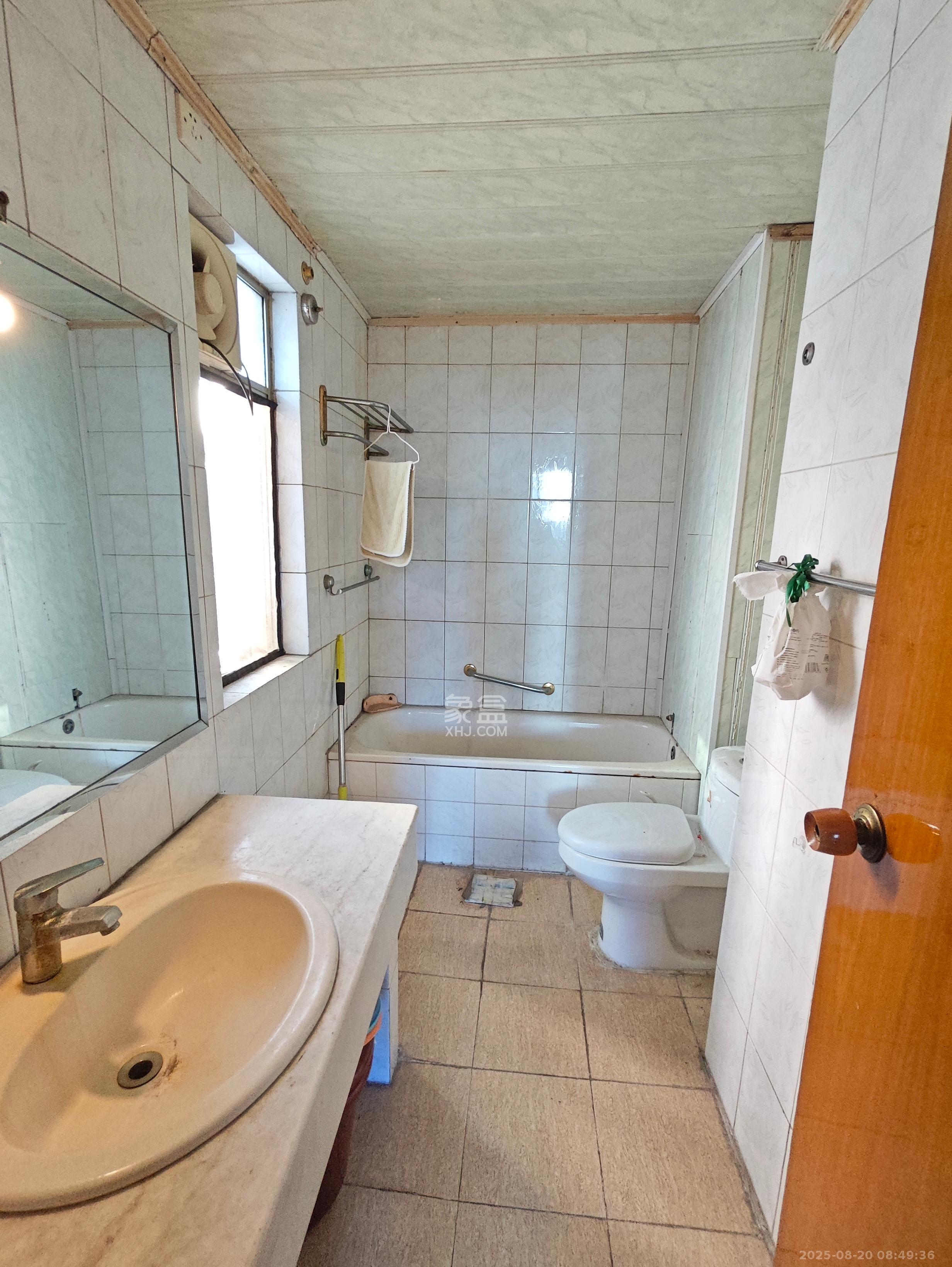 长沙市烟草专卖局单位宿舍 3室2厅2卫 2200.0元/月 长沙市烟草专卖局单位宿舍 3室2厅2卫 2200.0元/月室内图