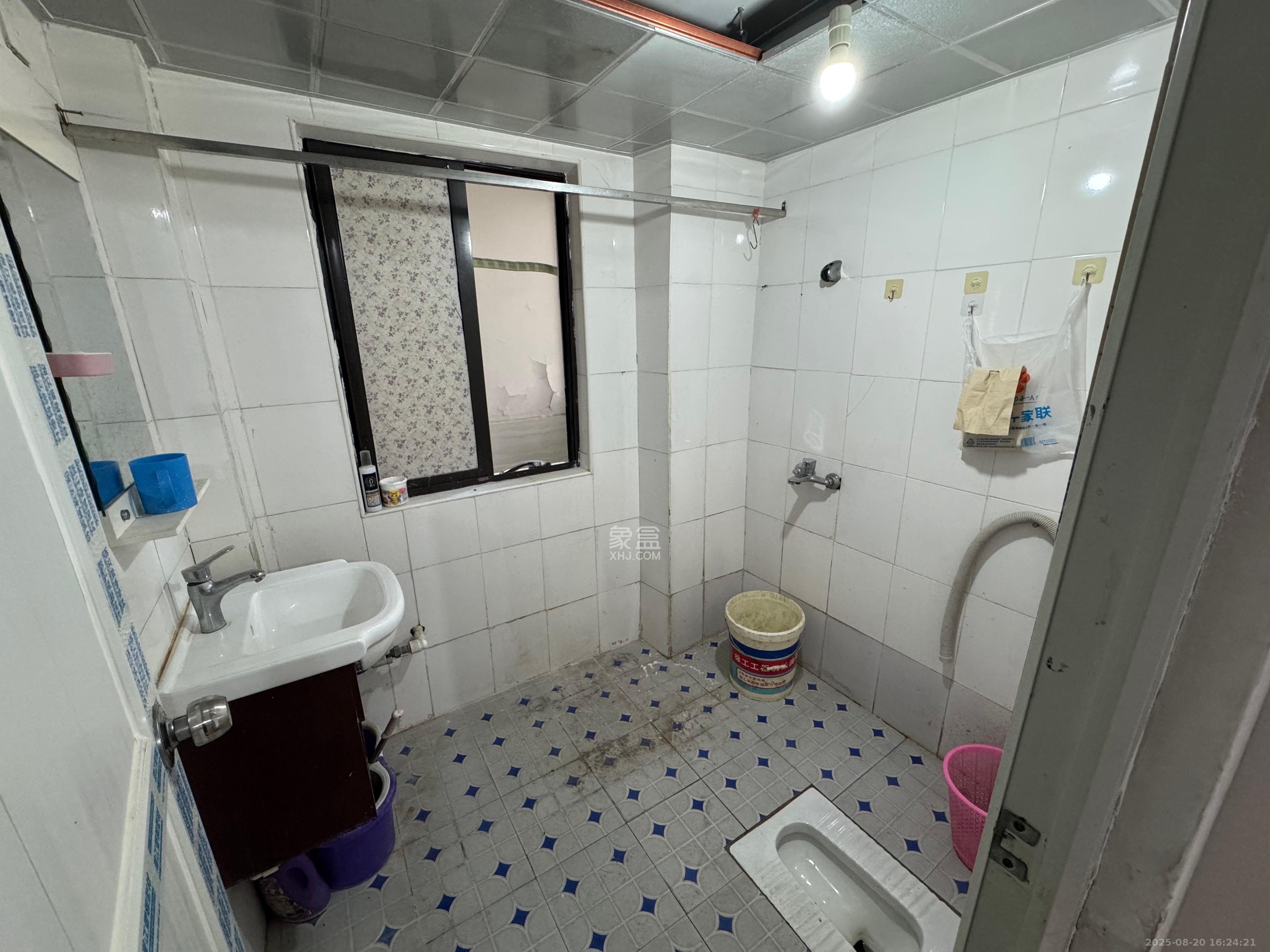 上东辛顿公寓 3室2厅1卫 1500.0元/月 上东辛顿公寓 3室2厅1卫 1500.0元/月室内图