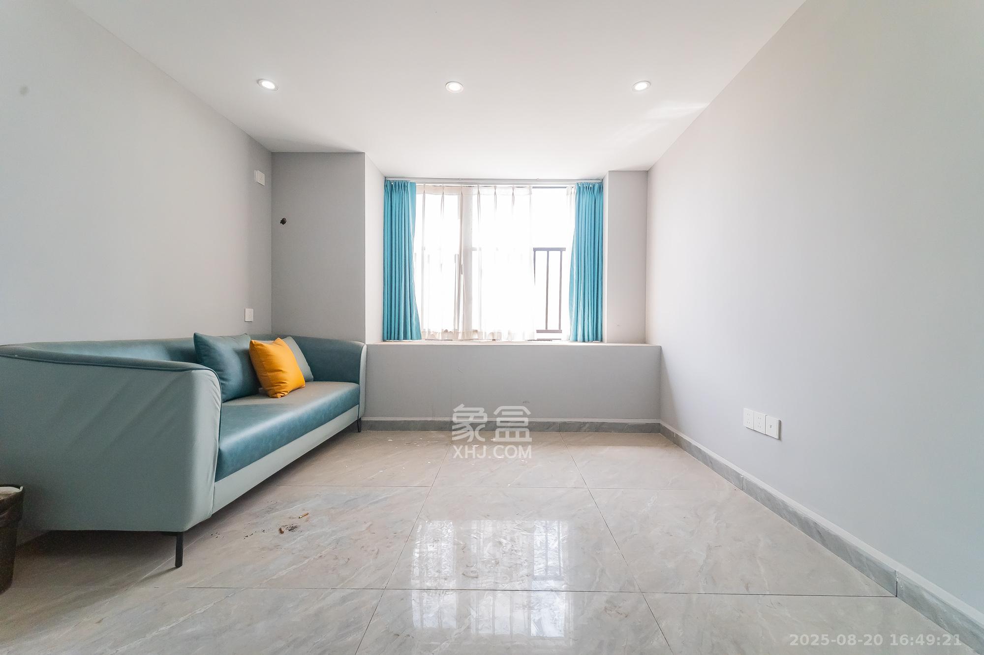 新城悦隽公园 2室2厅1卫 28.8万 新城悦隽公园 2室2厅1卫 28.8万客厅