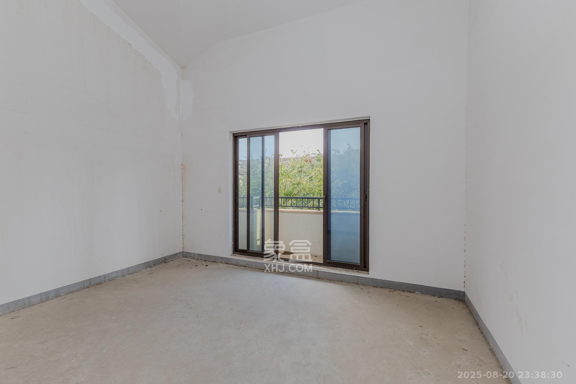 龙湖湘风原著（龙湖湘风星城）  6室2厅4卫    380.0万卧室