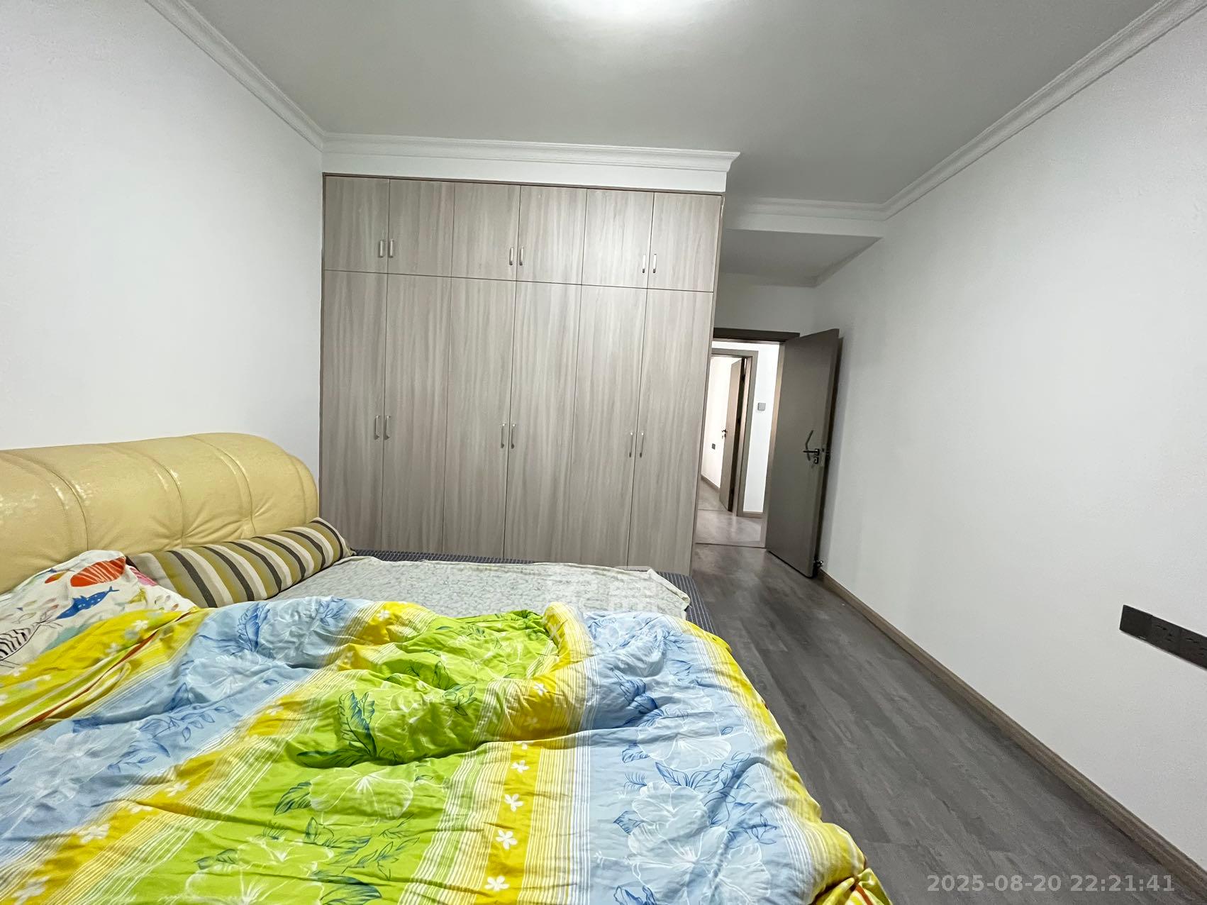 长房西郡 3室2厅2卫 2500.0元/月 长房西郡 3室2厅2卫 2500.0元/月室内图