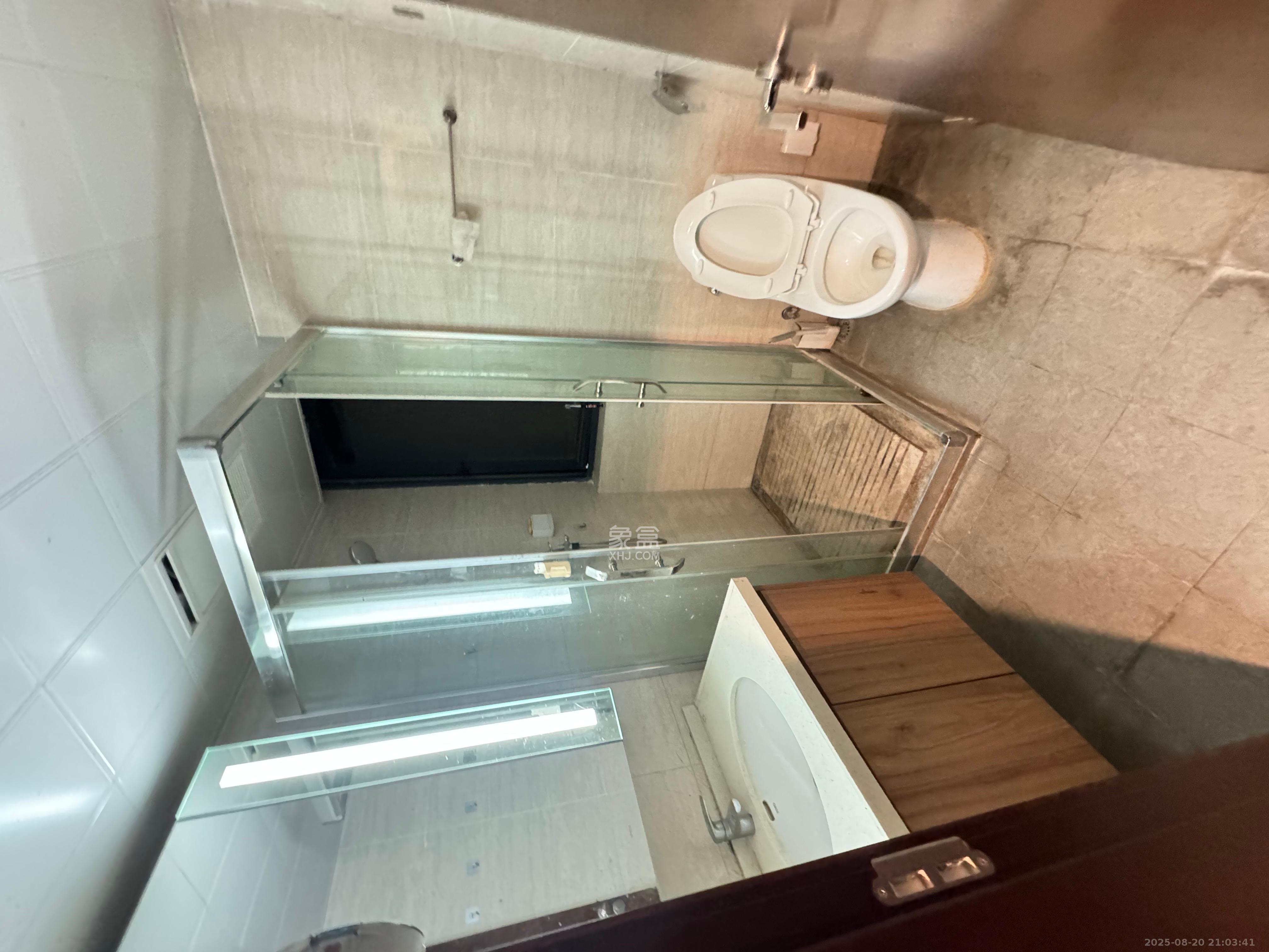 荣泰广场  3室2厅2卫   2800.00元/月室内图