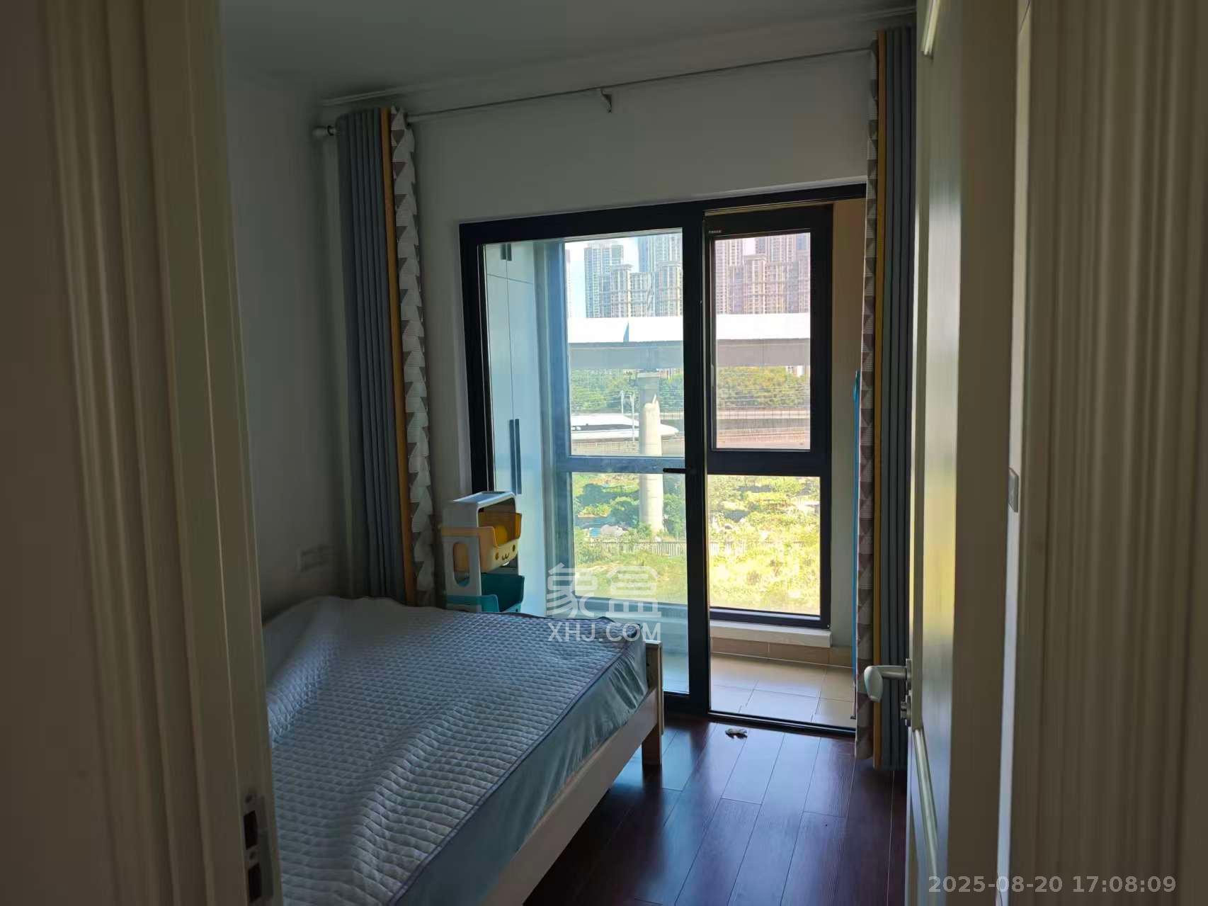 万科魅力之城观澜里 3室2厅2卫 2500.0元/月 万科魅力之城观澜里 3室2厅2卫 2500.0元/月室内图