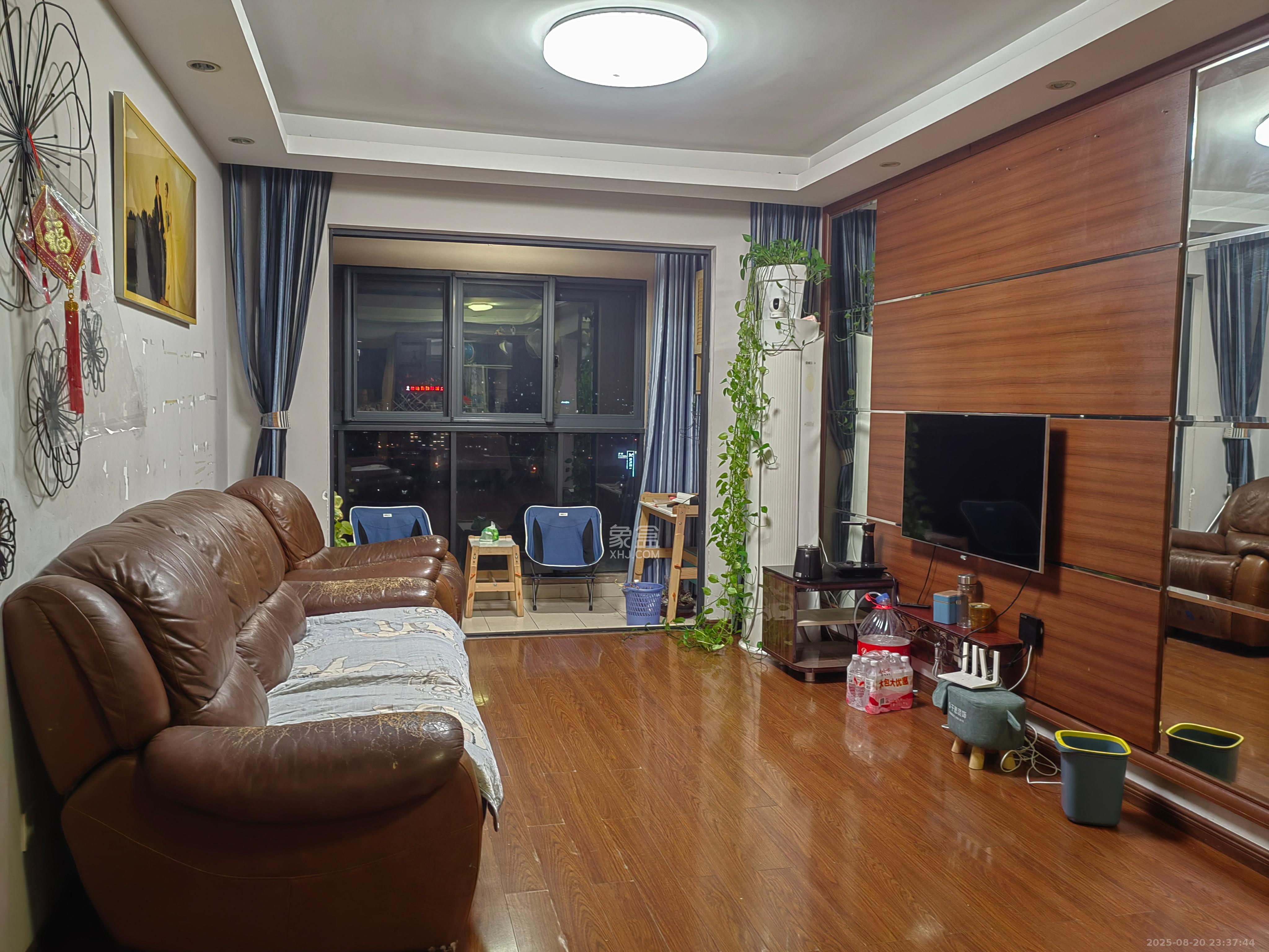 万科金域华府二期  3室2厅1卫    2400.0元/月 万科金域华府二期  3室2厅1卫    2400.0元/月室内图