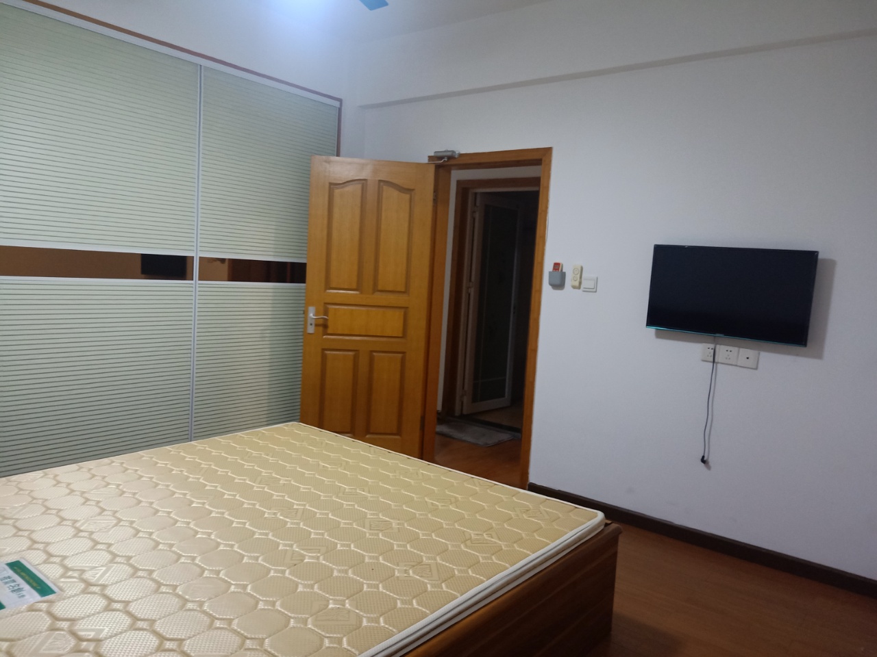 中核缇香名苑  2室2厅1卫   1800.00元/月室内图