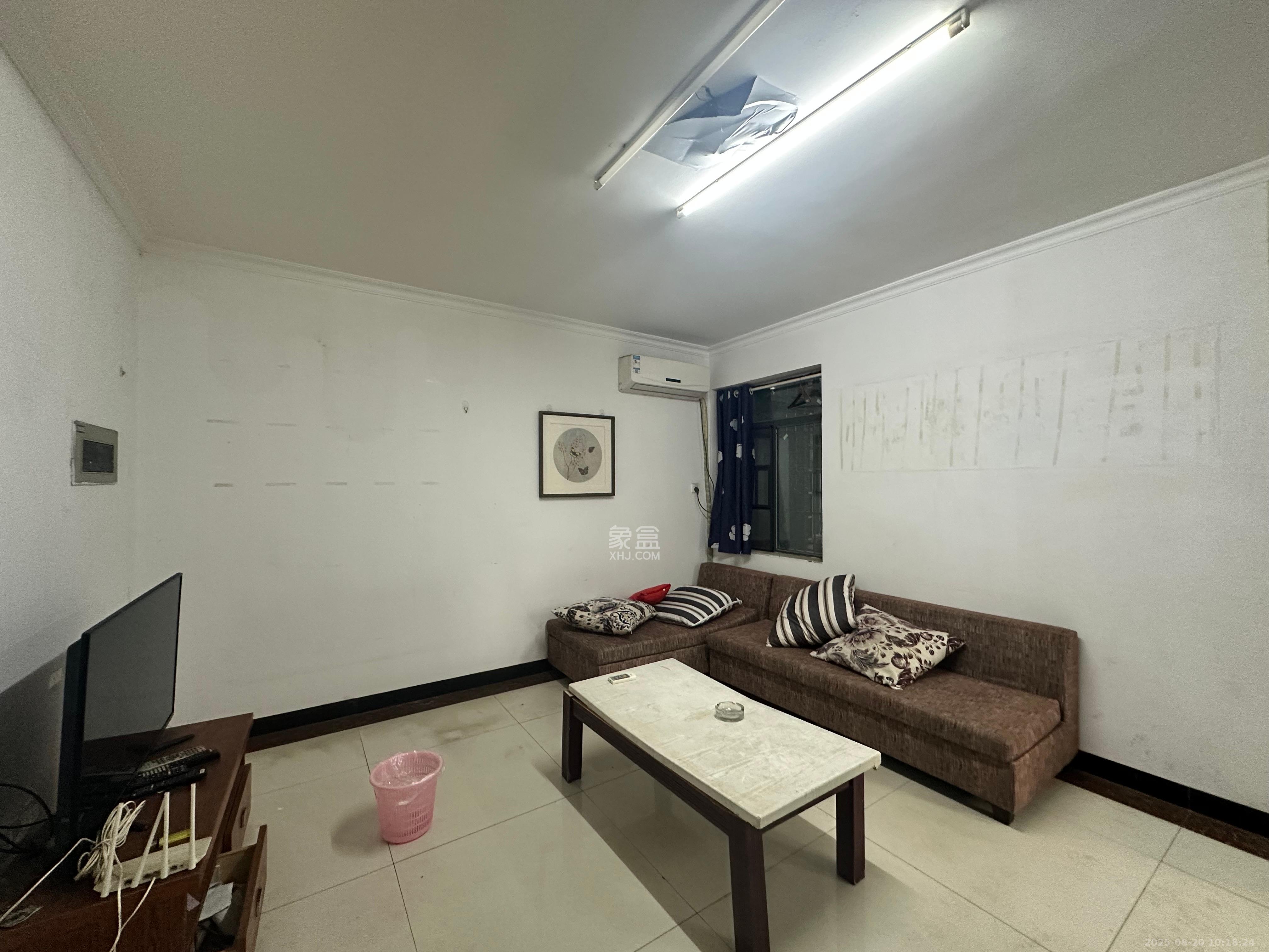 茶山馨苑 3室2厅1卫 2800.0元/月 茶山馨苑 3室2厅1卫 2800.0元/月室内图