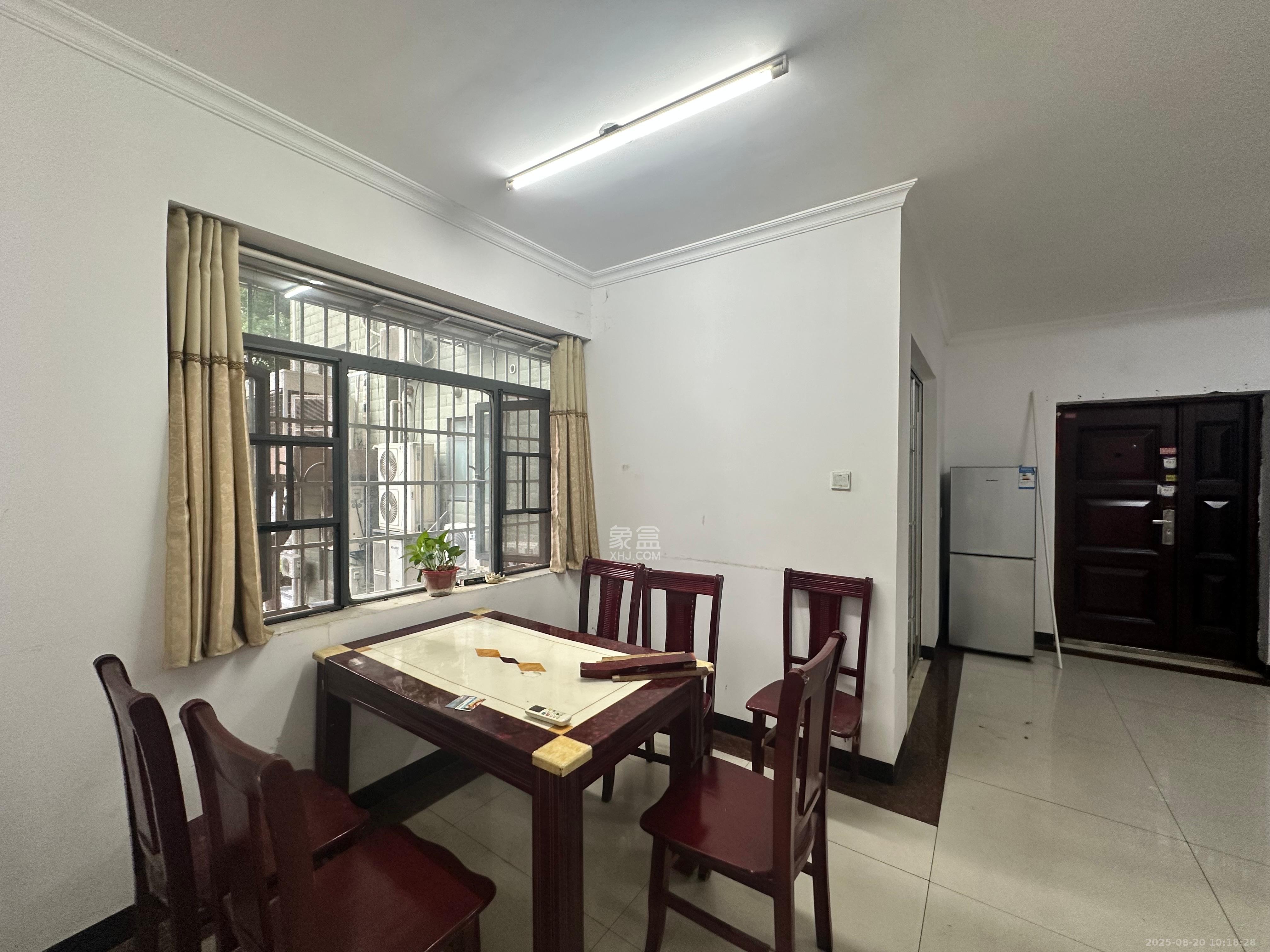 茶山馨苑  3室2厅1卫    2800.0元/月室内图