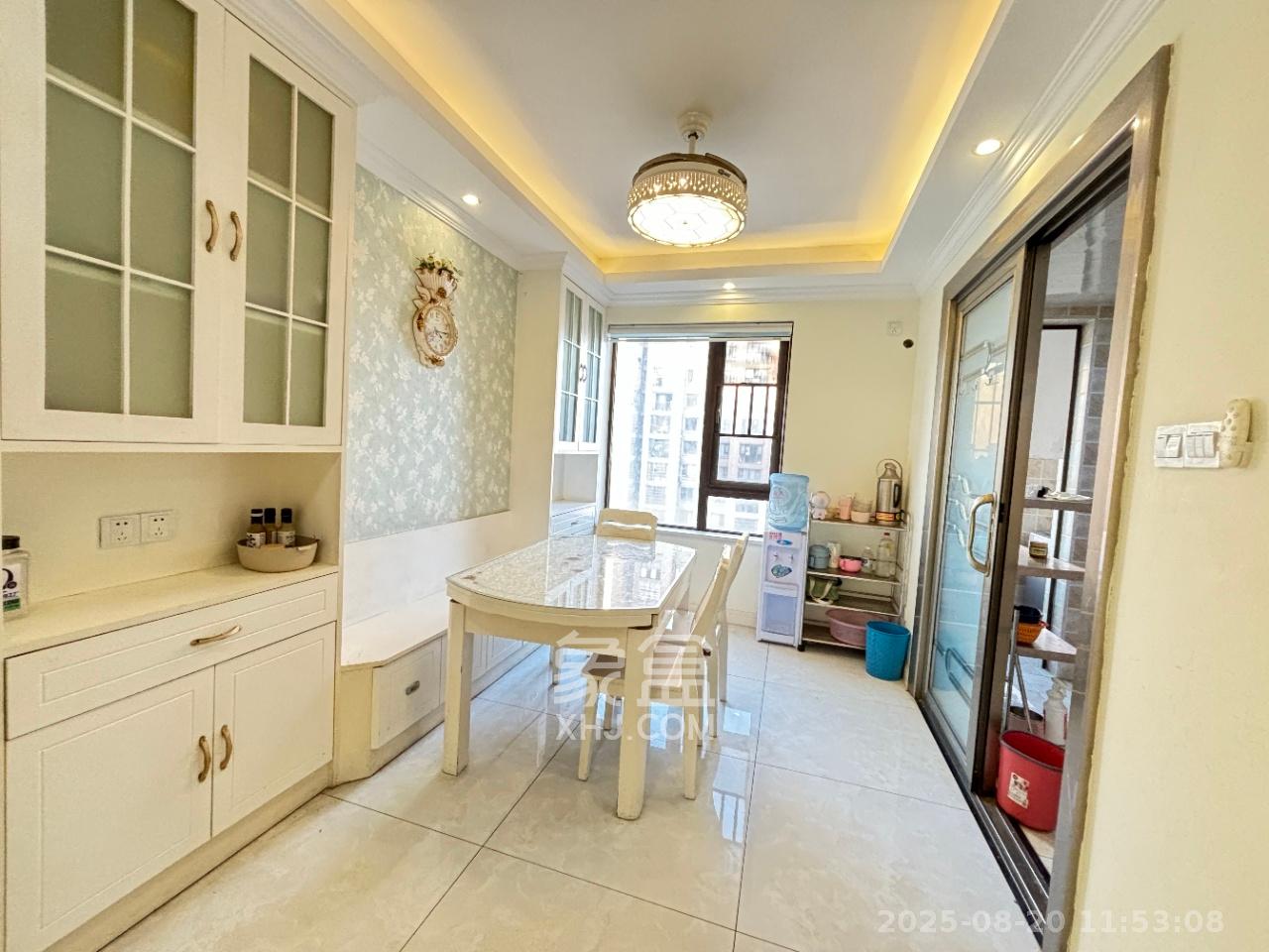 华润五彩城  3室2厅2卫    2400.0元/月 华润五彩城  3室2厅2卫    2400.0元/月室内图