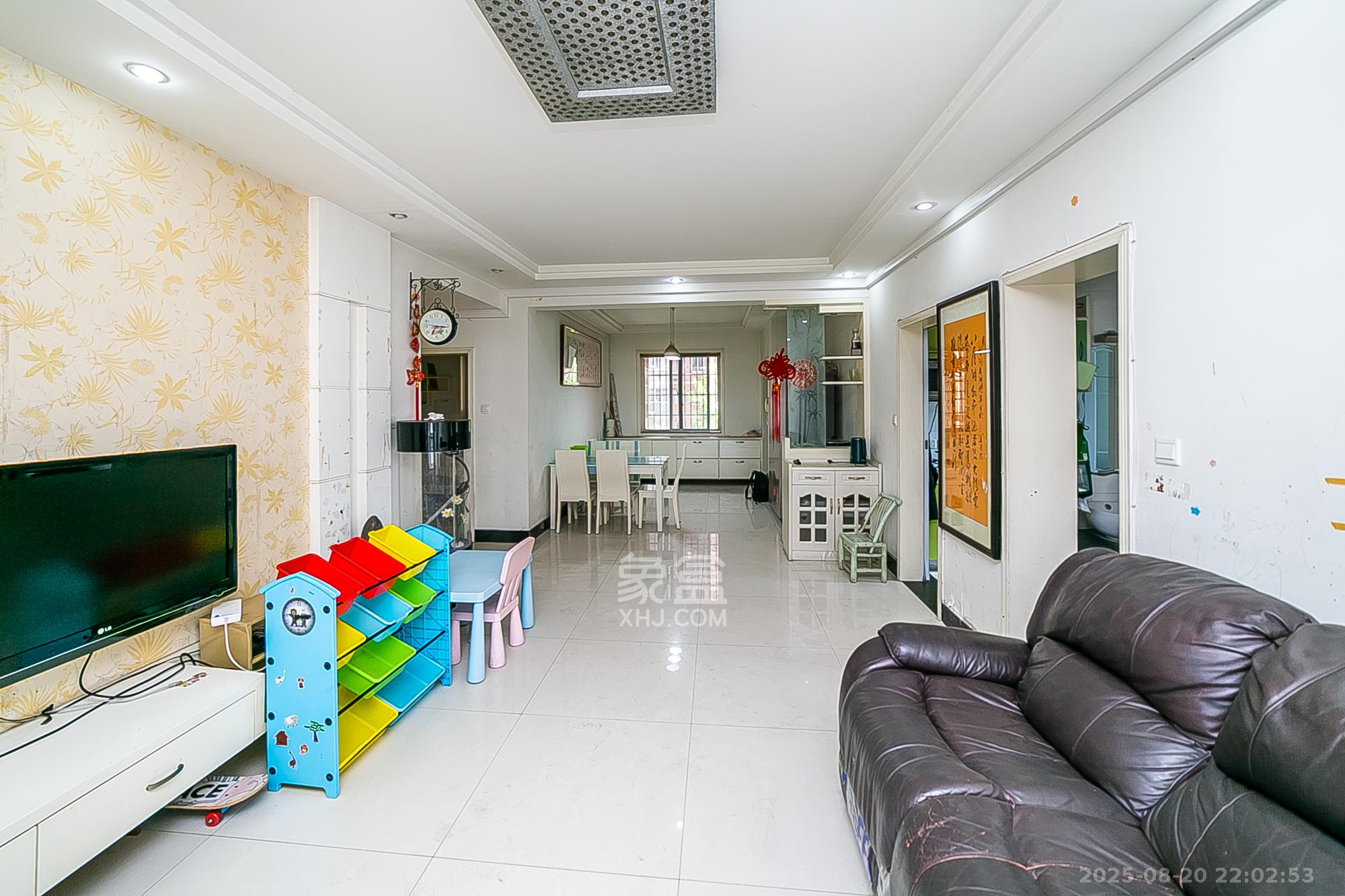 都江新城(都江新苑)  3室2厅2卫    118.8万 都江新城(都江新苑)  3室2厅2卫    118.8万客厅