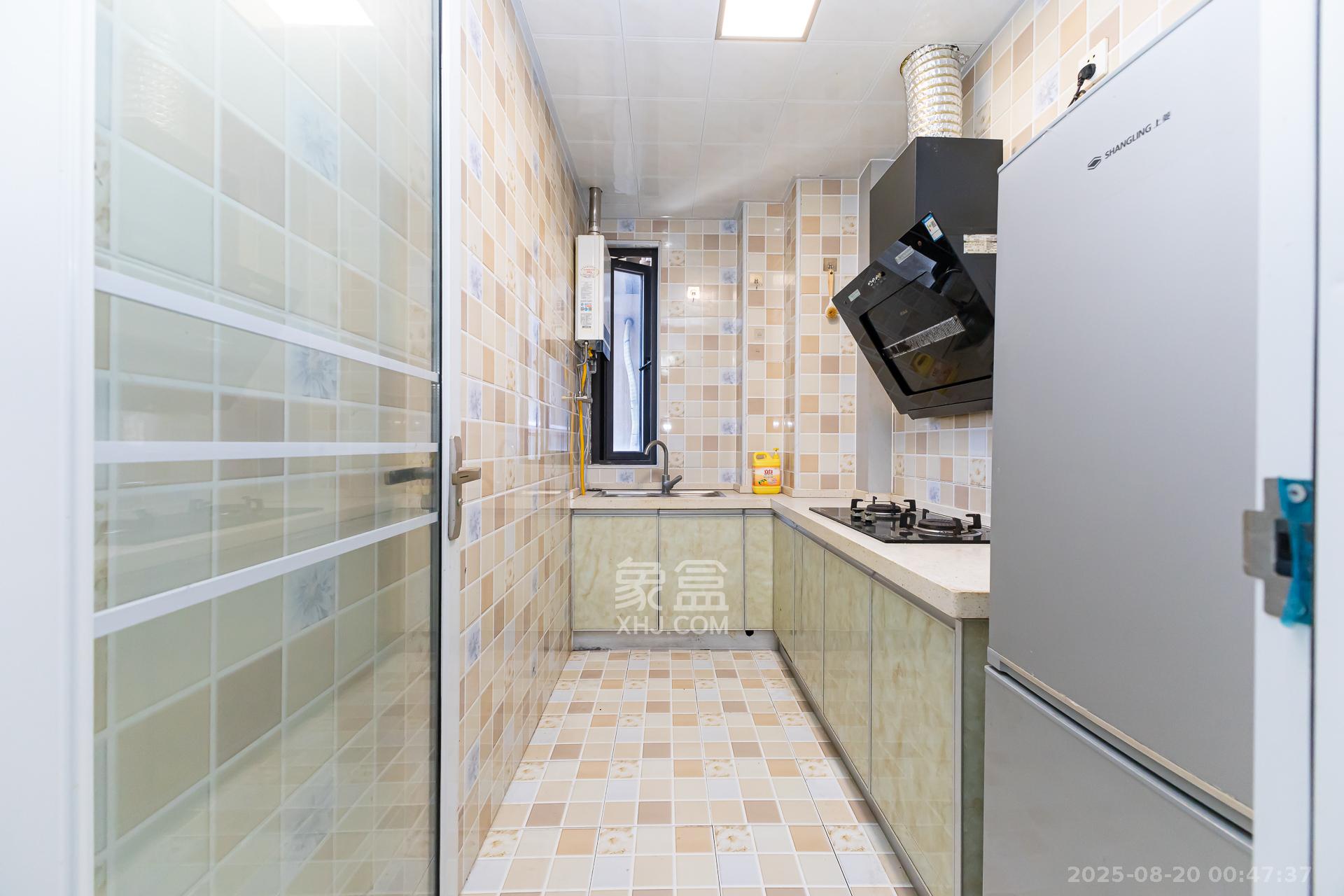 勤诚达境界城 3室2厅1卫 78.0万 勤诚达境界城 3室2厅1卫 78.0万厨房