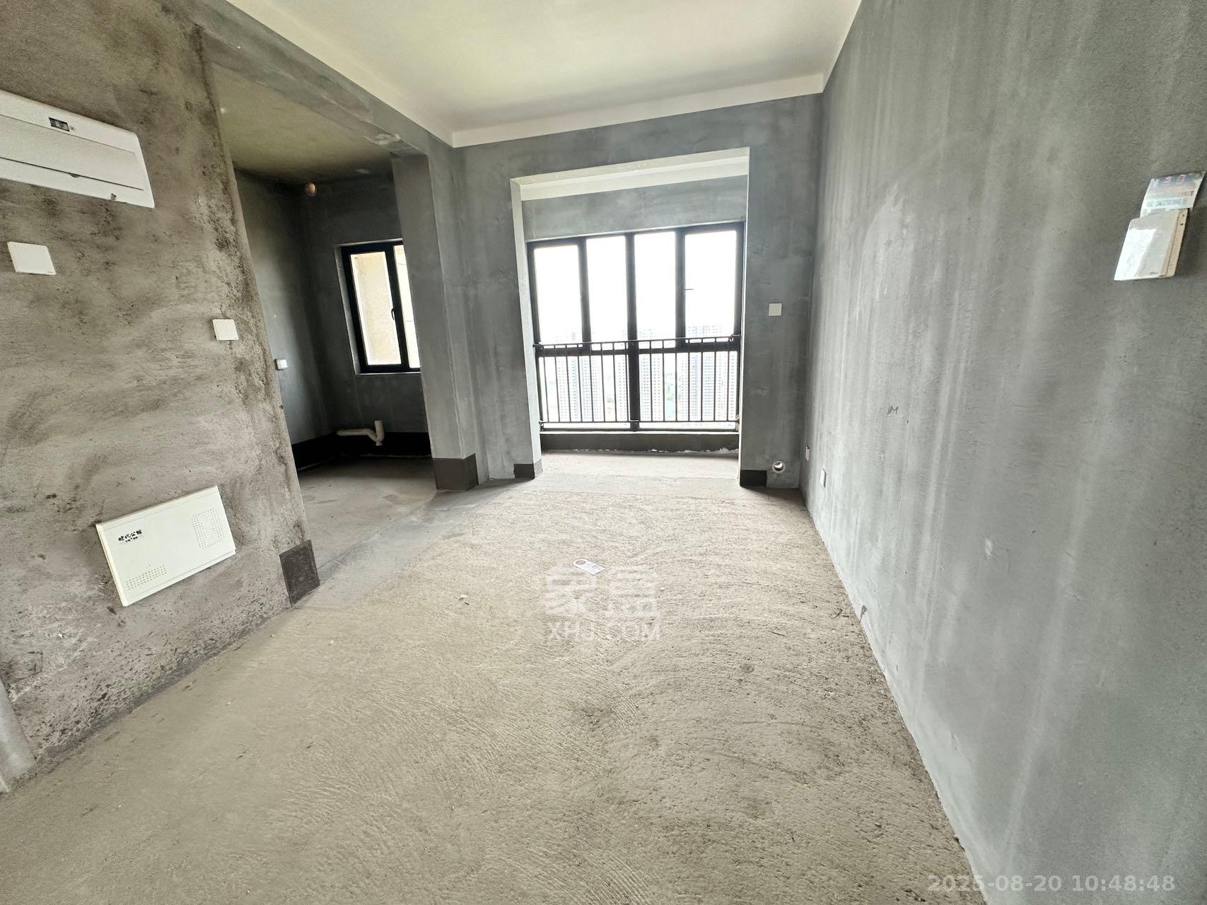 长房时代公馆  4室2厅2卫    120.0万客厅