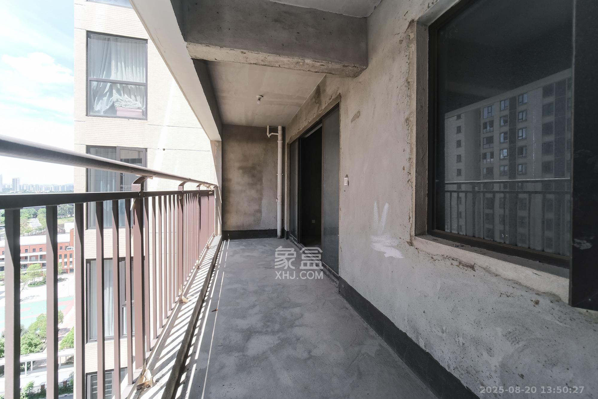 星雅美辰  4室2厅2卫    105.0万阳台