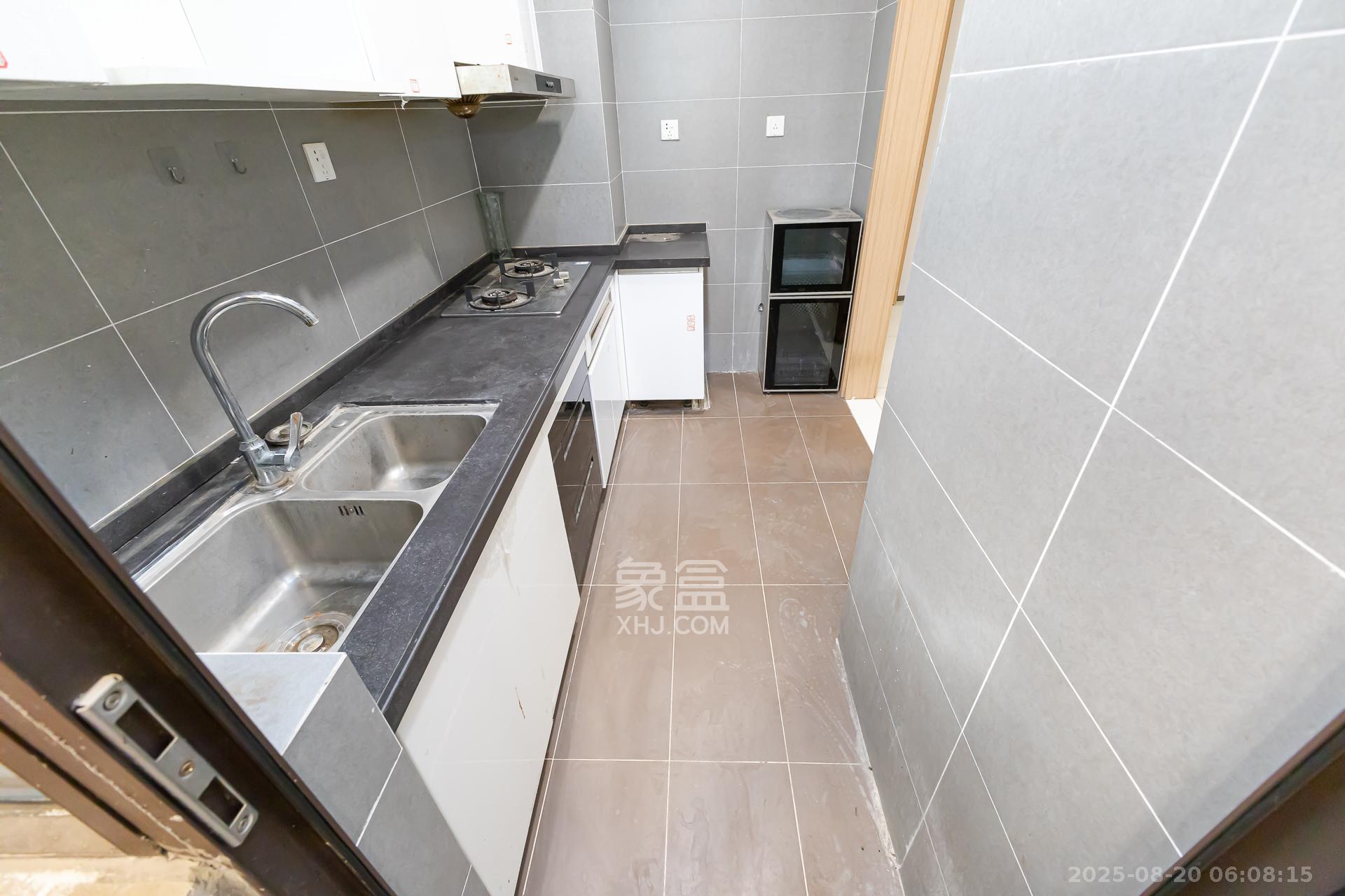 时代倾城二期  2室2厅1卫    60.0万厨房