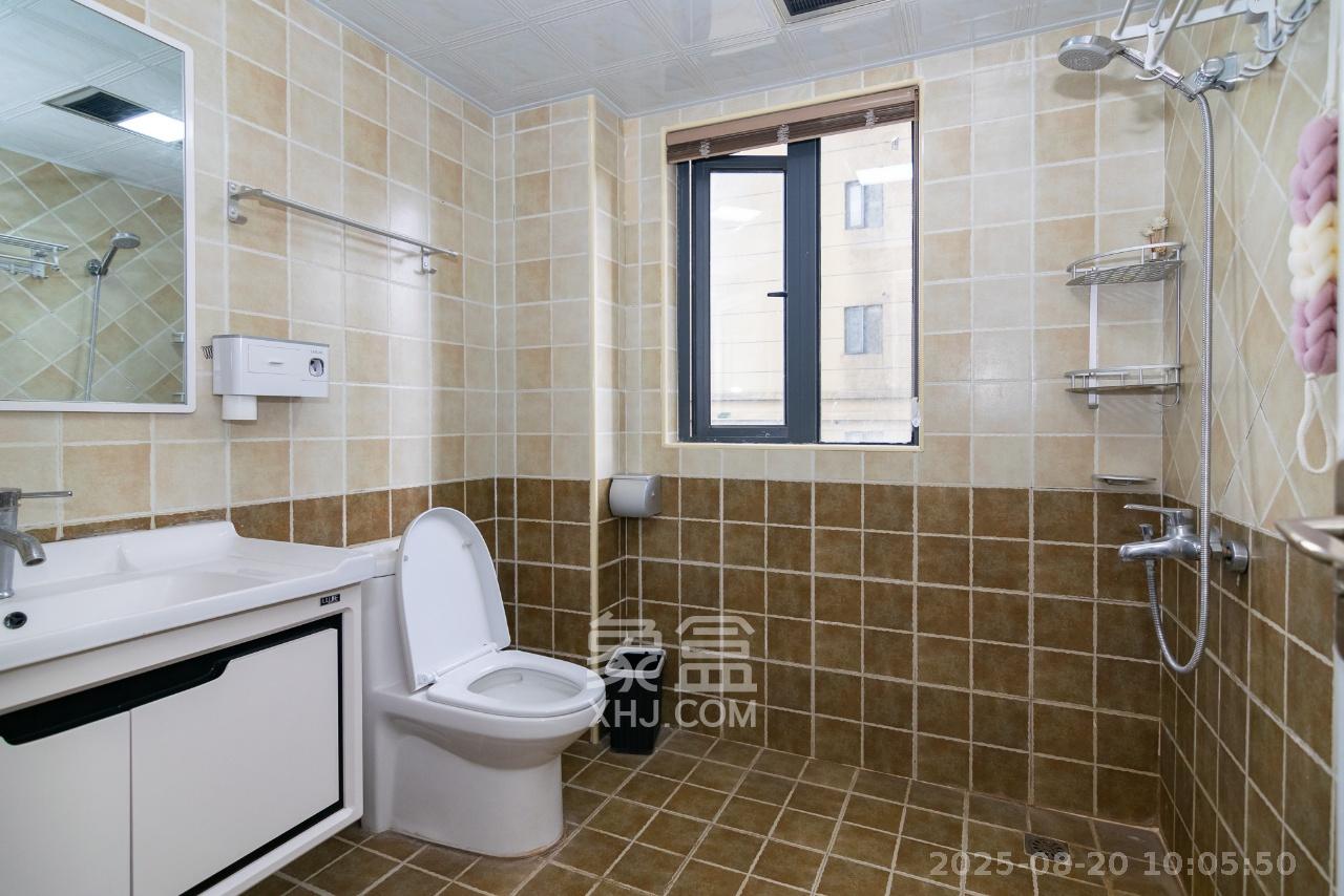 澳海澜庭  3室2厅2卫    2100.0元/月室内图