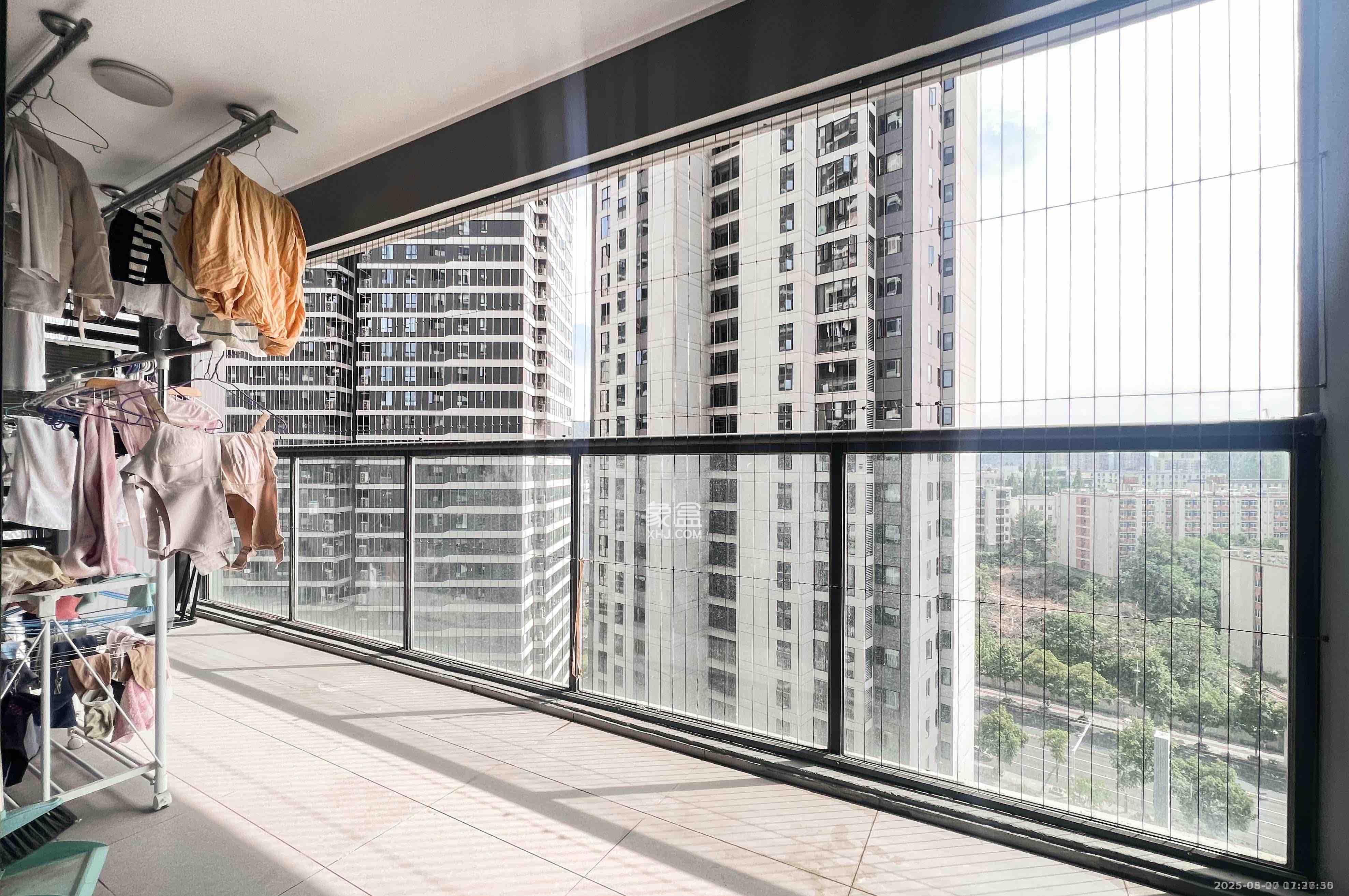 旭辉都会山  3室2厅2卫    4000.0元/月室内图