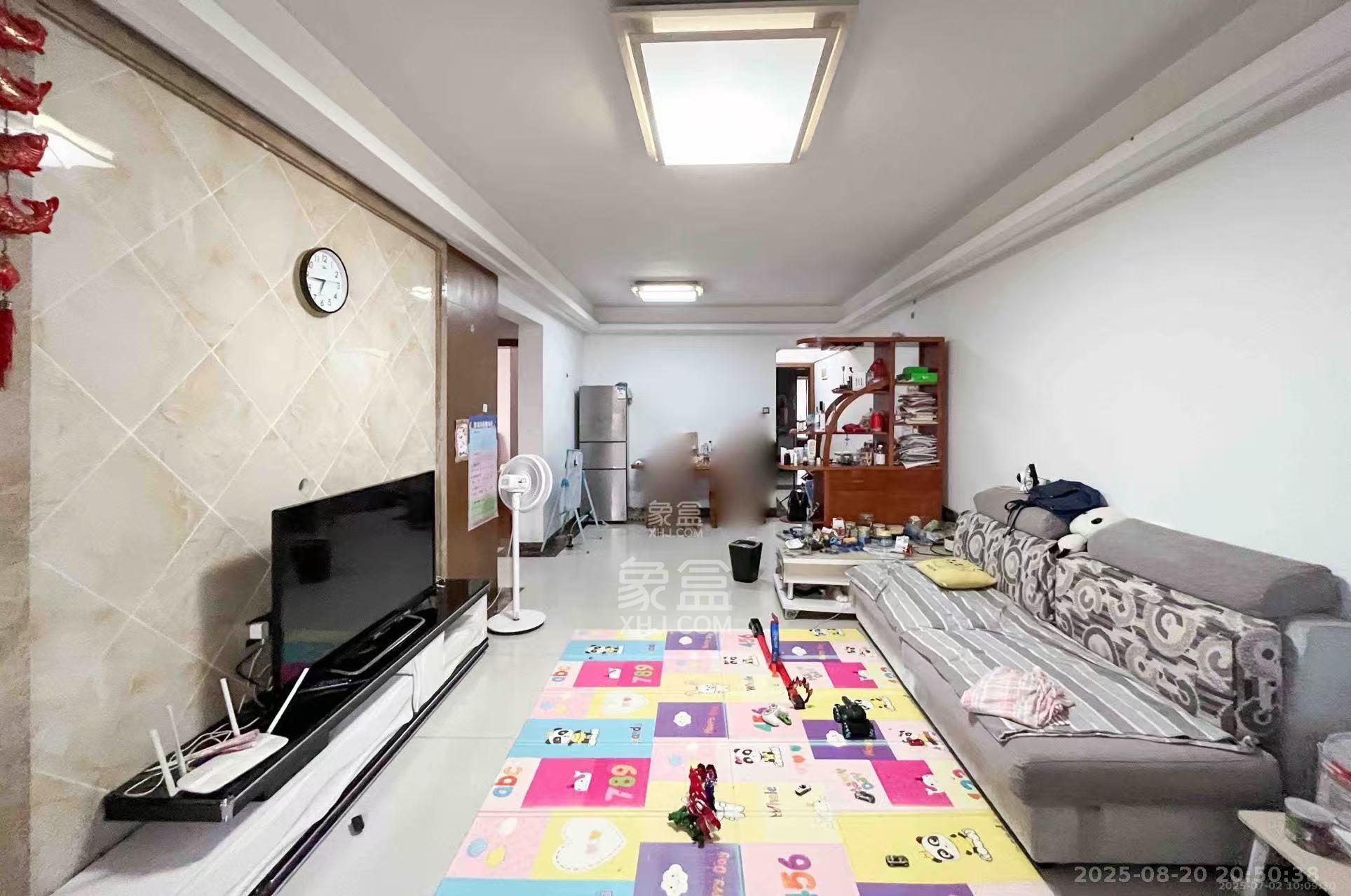 达美D6区  3室2厅1卫   2800.00元/月室内图