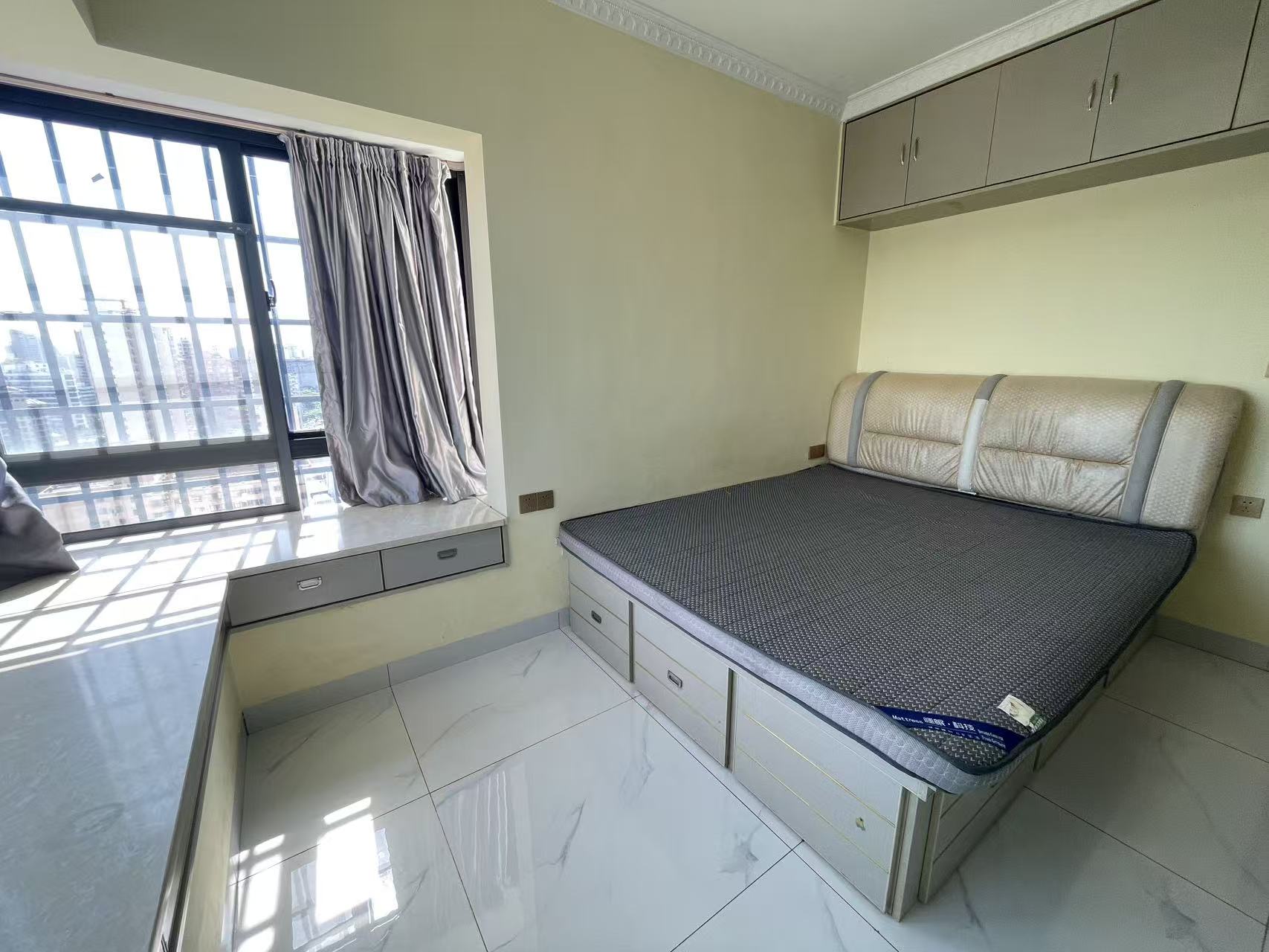 天海居 2室2厅1卫 2600.0元/月 天海居 2室2厅1卫 2600.0元/月室内图