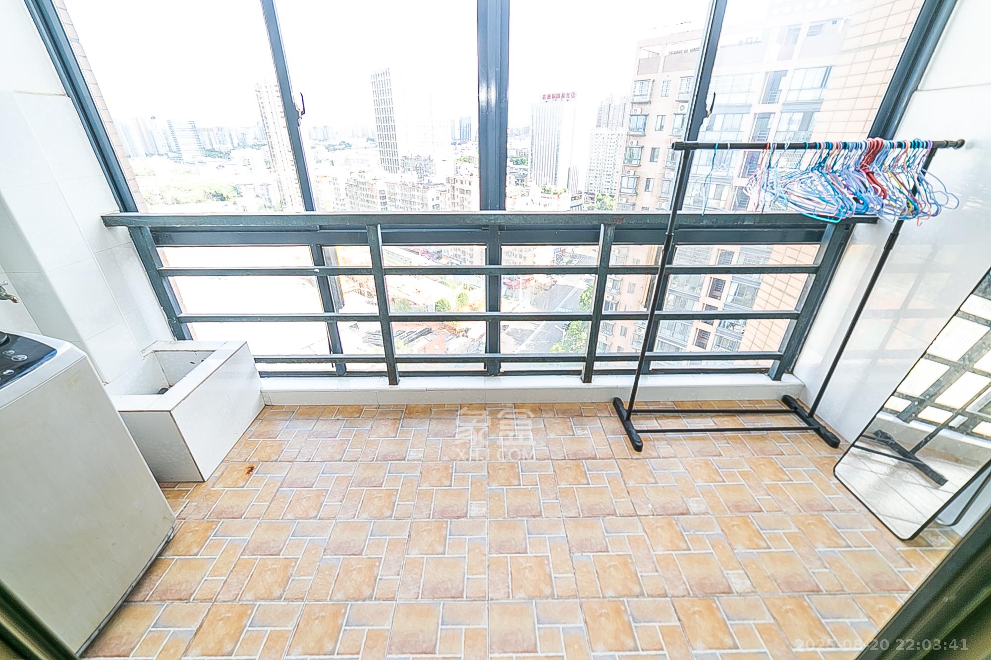 瑞都华庭(华庭美苑) 3室2厅1卫 75.0万 瑞都华庭(华庭美苑) 3室2厅1卫 75.0万其他