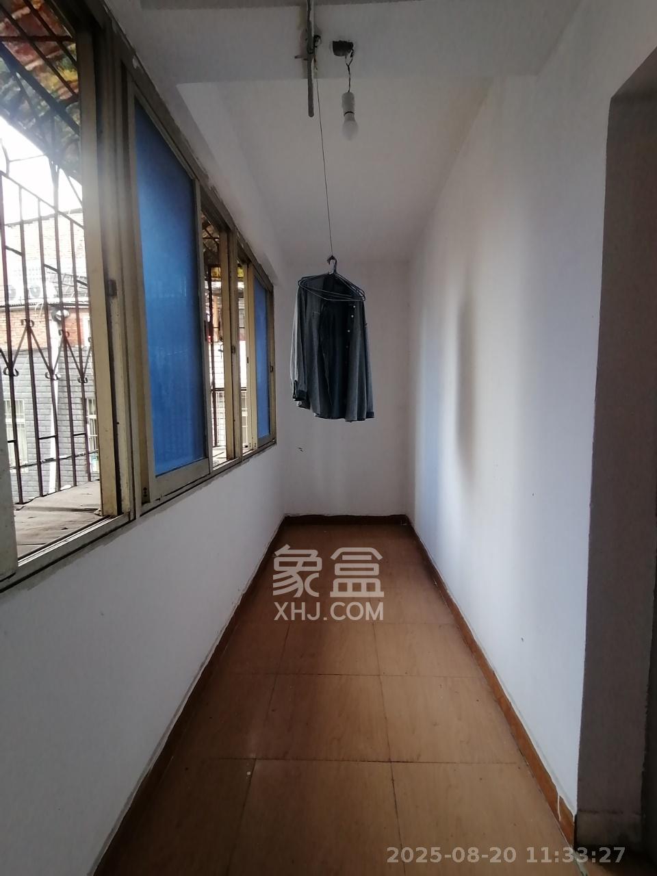 桂花井巷散盘  3室1厅1卫    2600.0元/月室内图