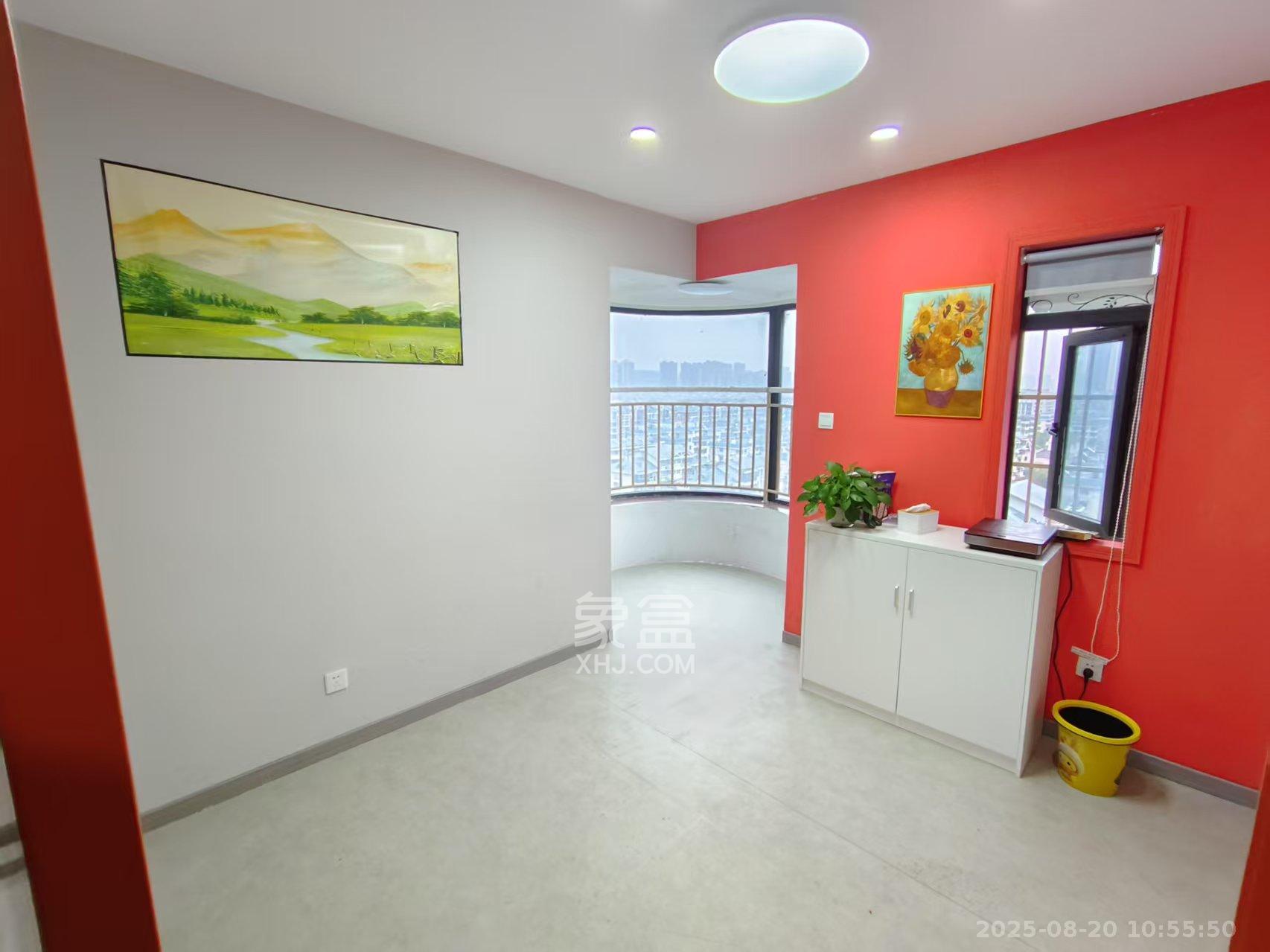 华城广场 4室2厅1卫 2000.0元/月 华城广场 4室2厅1卫 2000.0元/月室内图